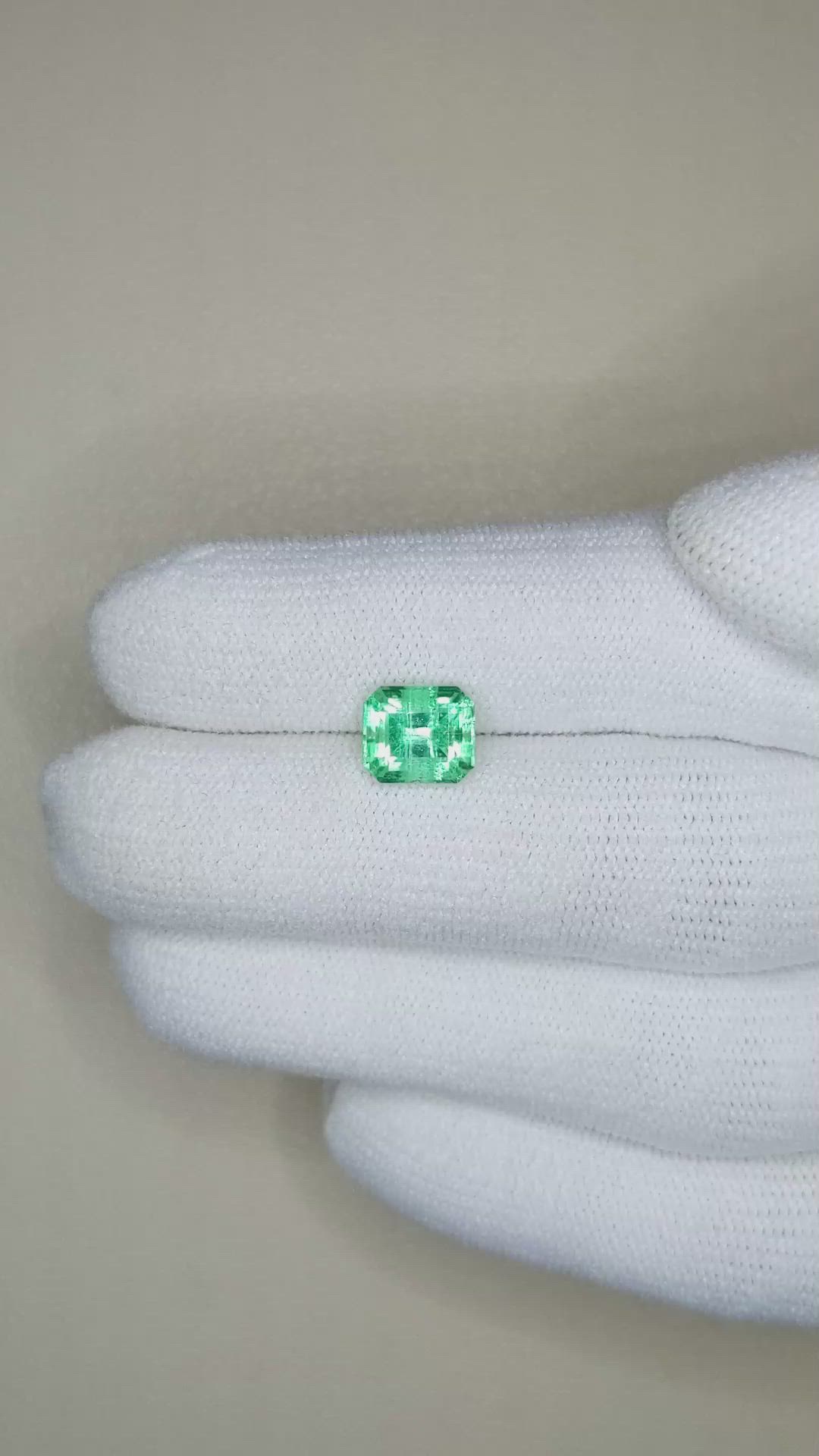 1.71 Ct. Emerald from Russia Size Video