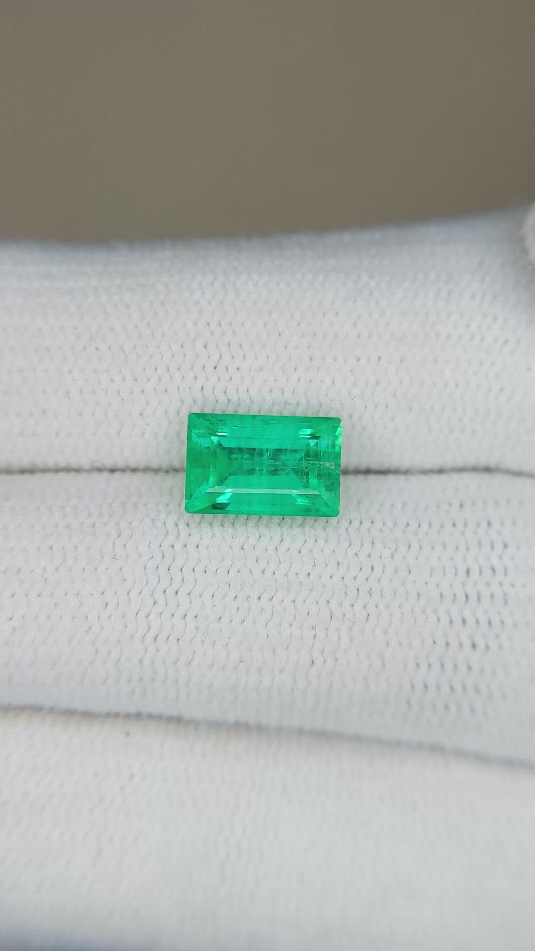 1.63 Ct. Emerald from Russia Size Video