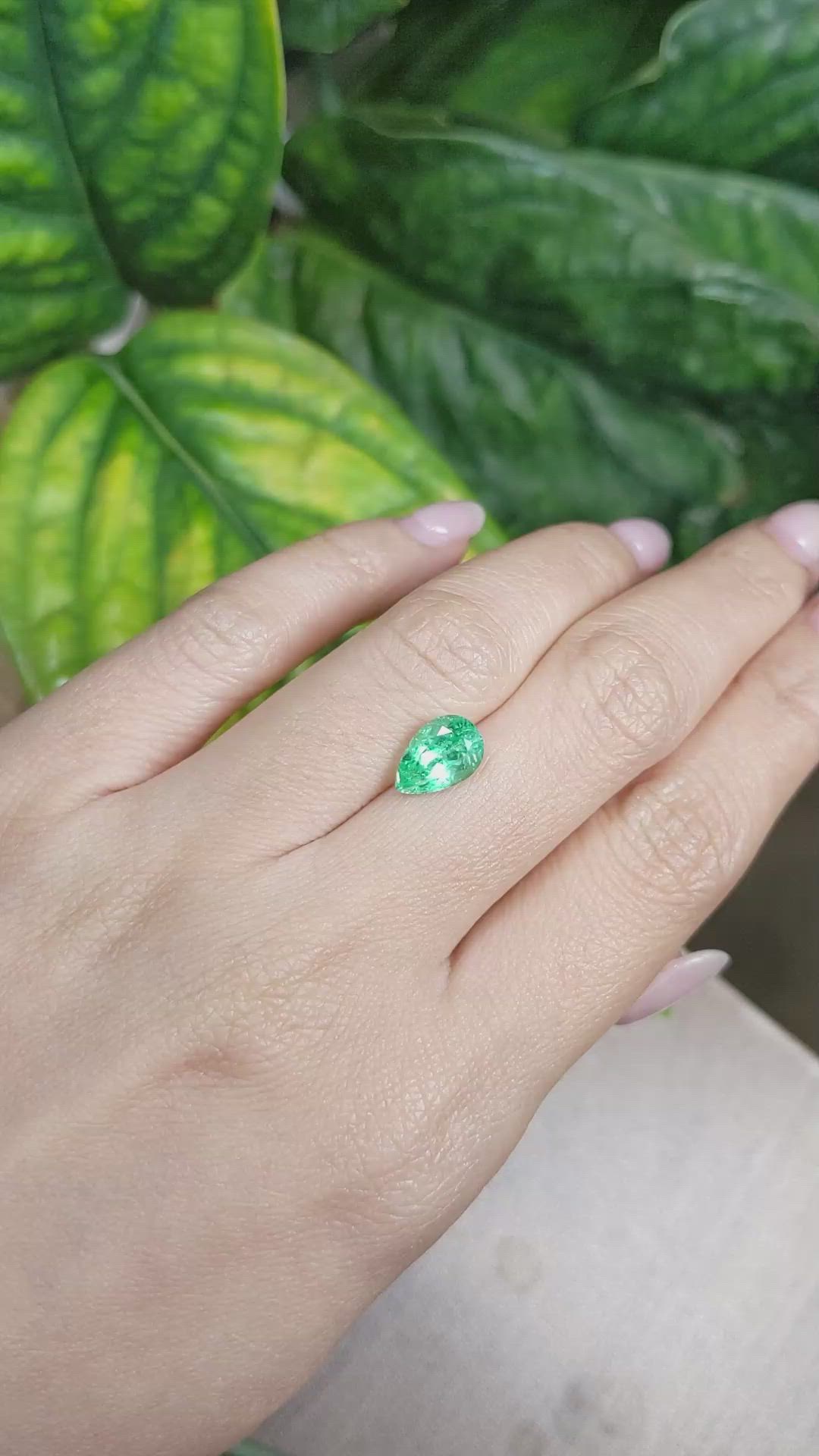 1.90 Ct. Emerald from Russia Size Video