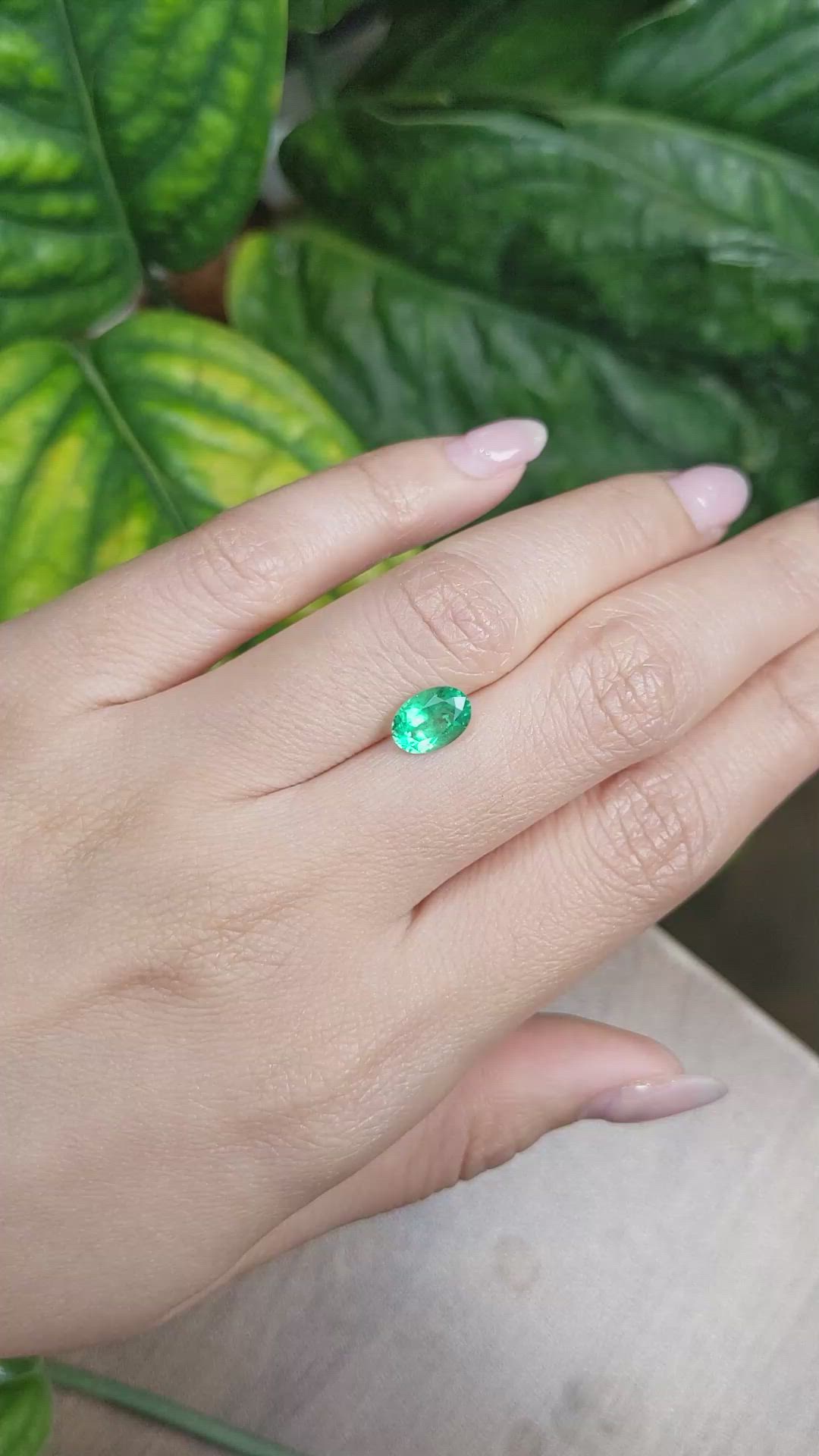 1.30 Ct. Emerald from Russia Size Video