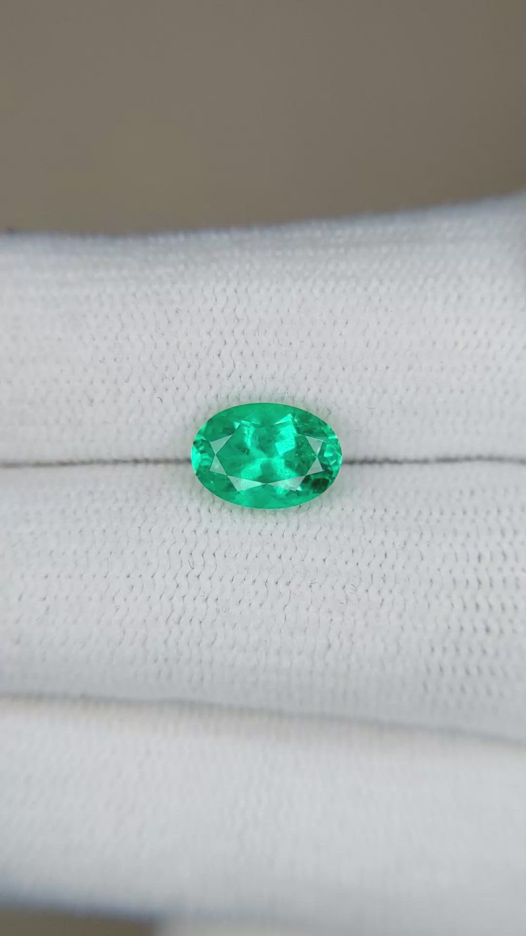 1.30 Ct. Emerald from Russia Size Video