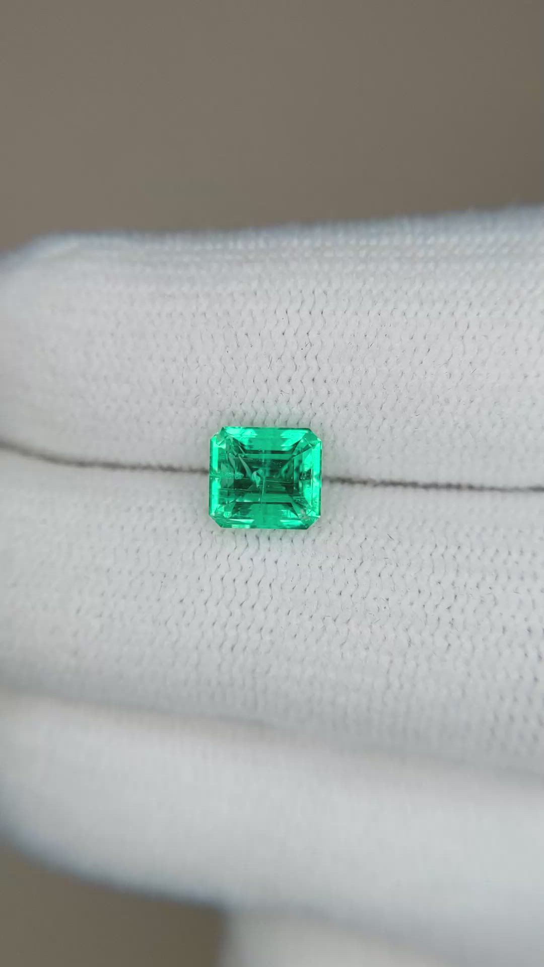 1.05 Ct. Emerald from Russia Size Video