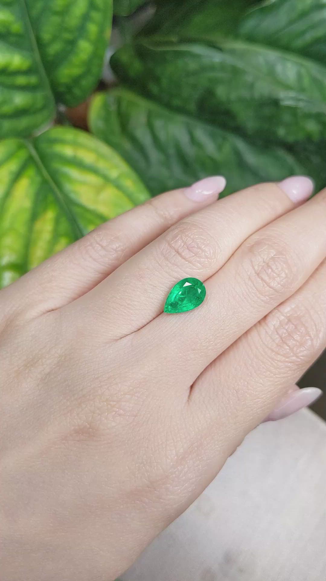 2.24 Ct. Emerald from Russia Size Video