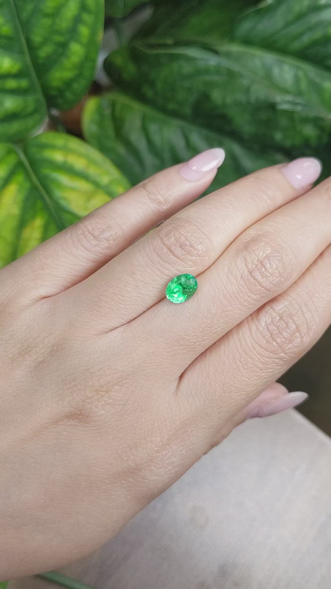 1.35 Ct. Emerald from Russia Size Video