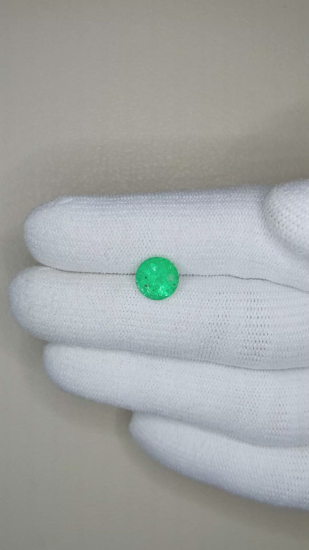 1.57 Ct. Emerald from Russia Size Video
