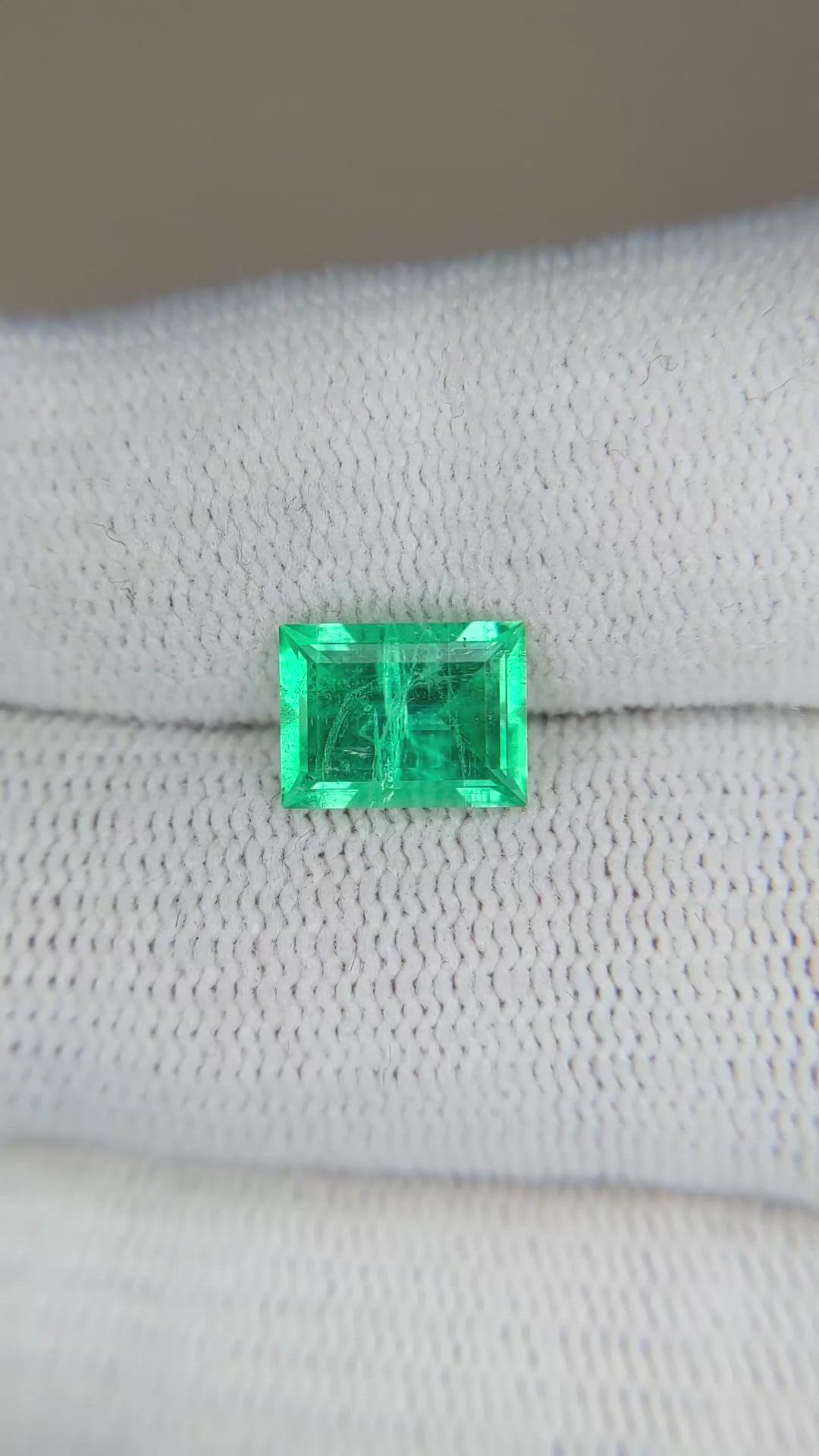 1.90 Ct. Emerald from Russia Size Video