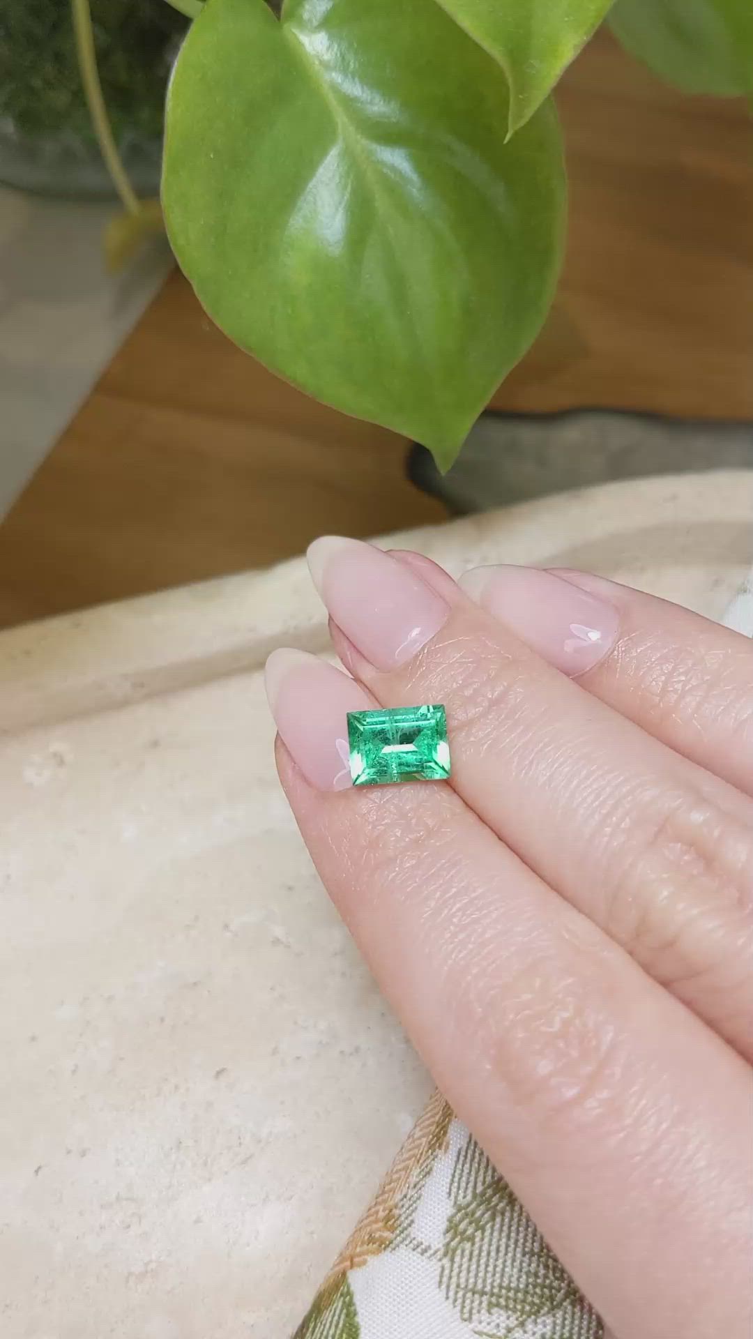 1.90 Ct. Emerald from Russia Size Video
