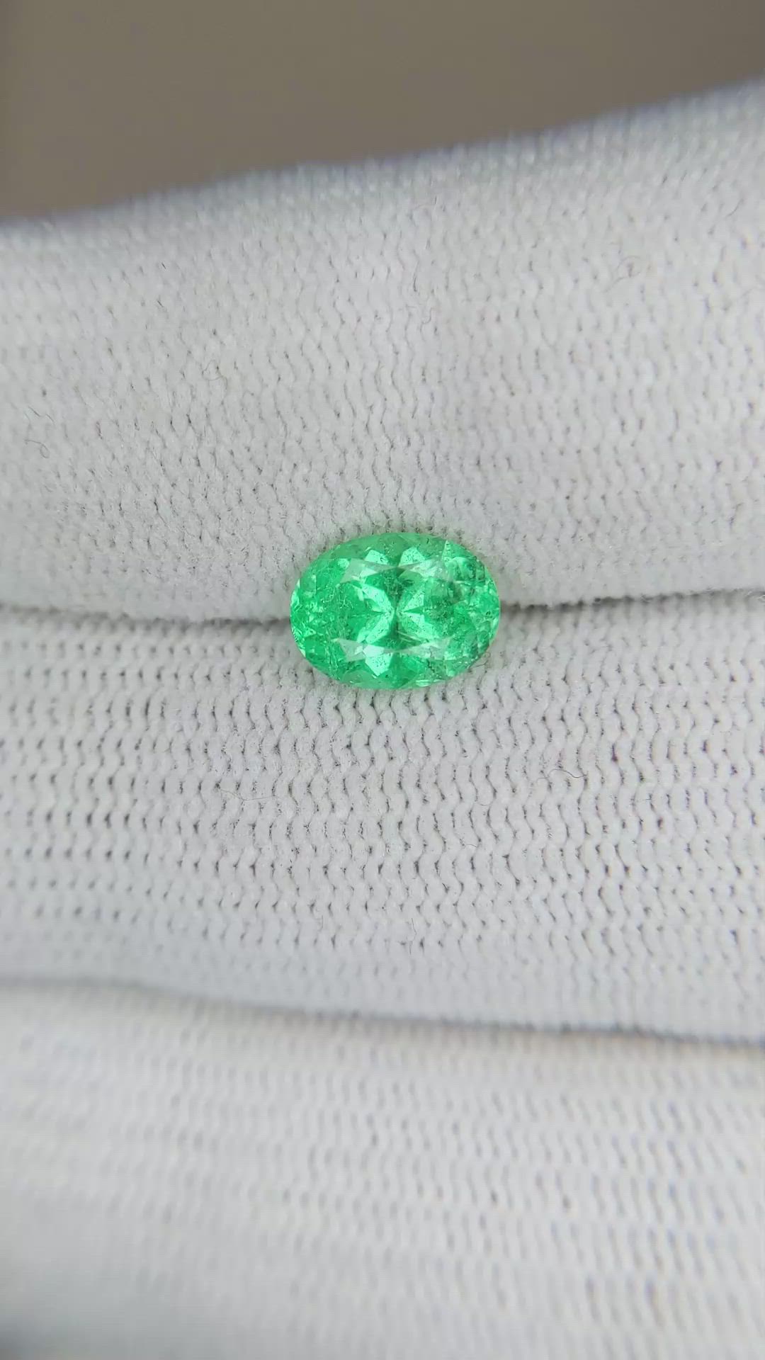1.30 Ct. Emerald from Russia Size Video