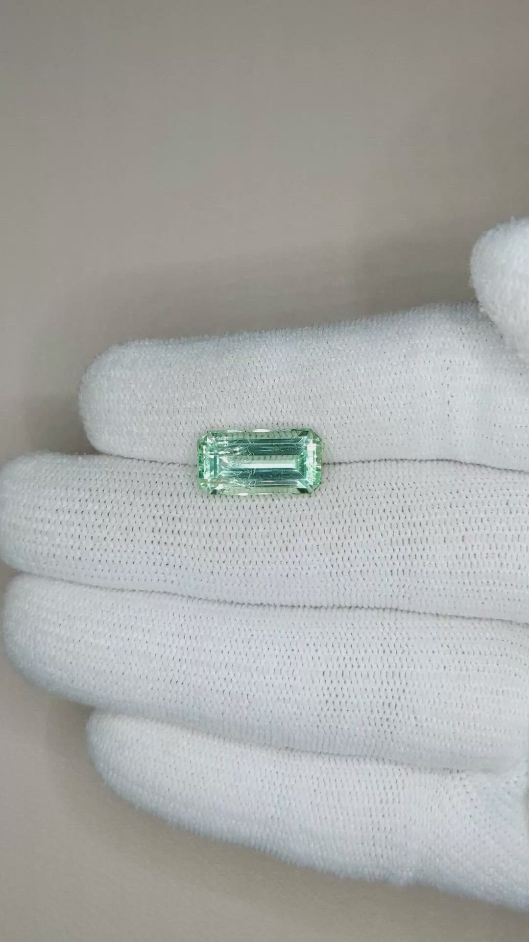 4.82 Ct. Emerald from Russia Size Video
