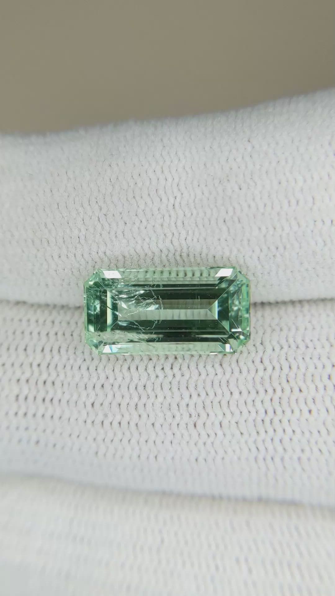 4.82 Ct. Emerald from Russia Size Video
