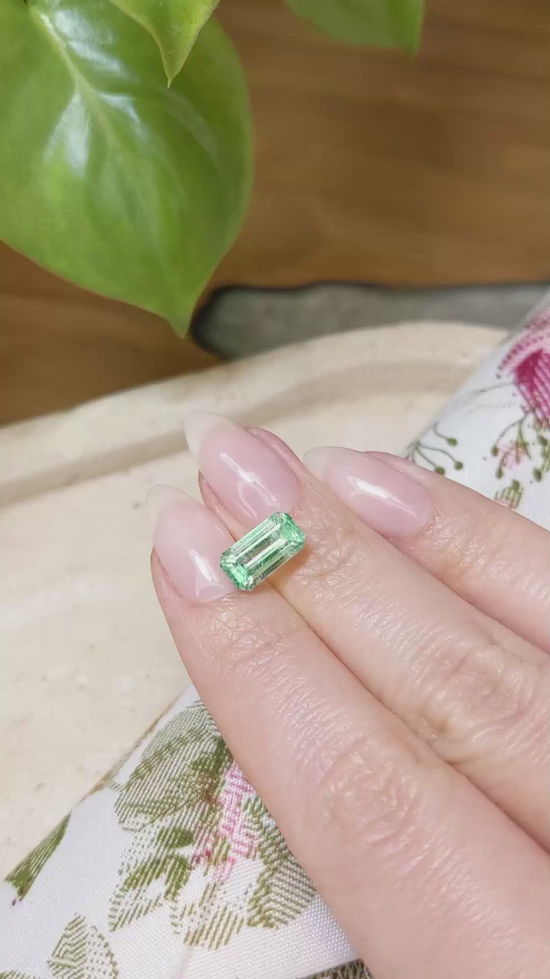 1.89 Ct. Emerald from Russia Size Video