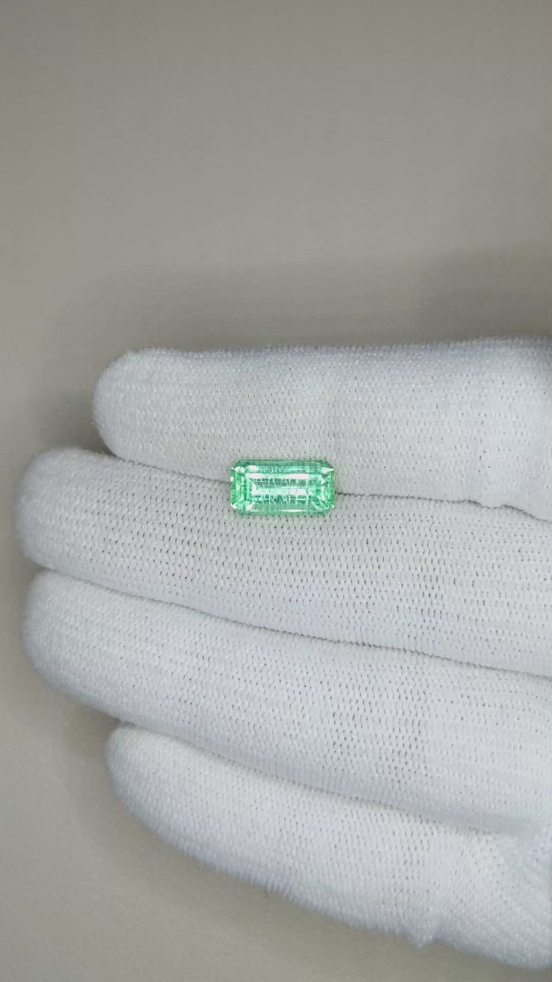 2.26 Ct. Emerald from Russia Size Video