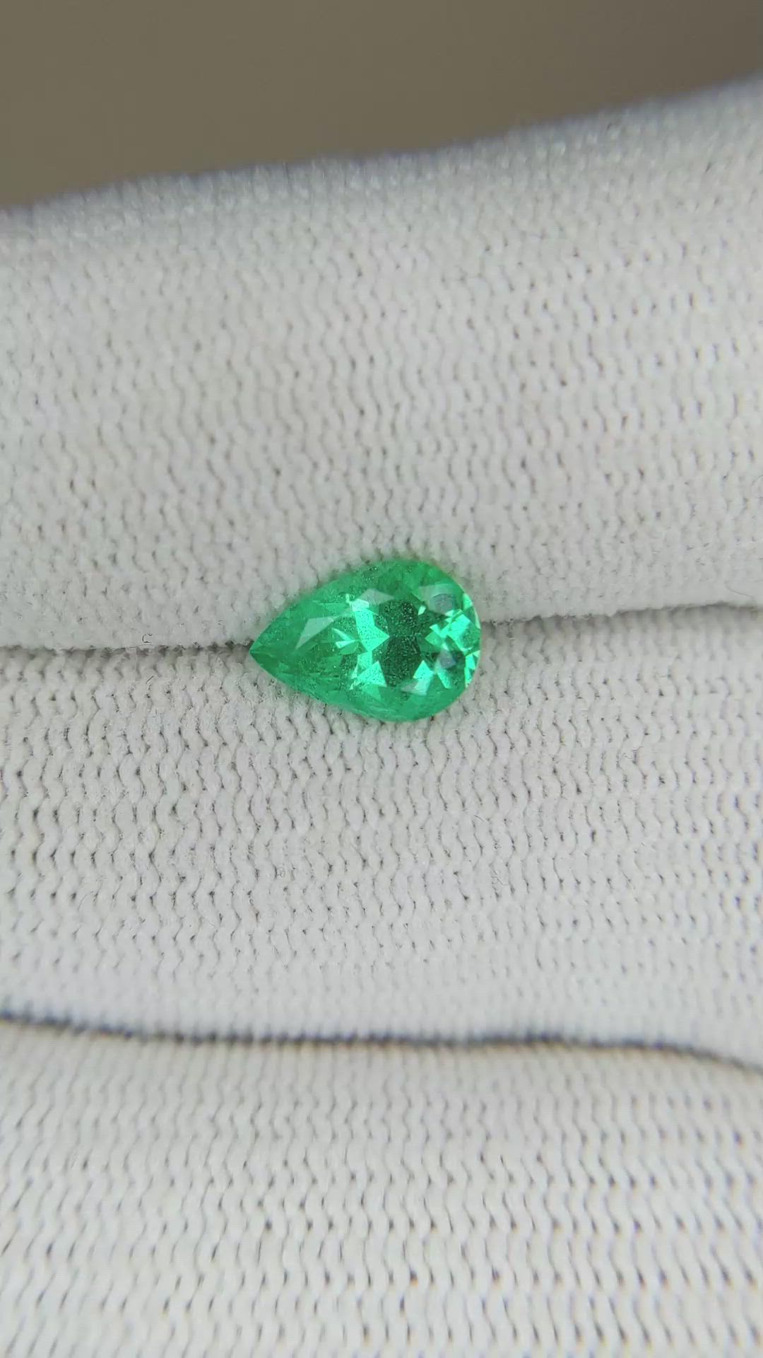 1.05 Ct. Emerald from Russia Size Video