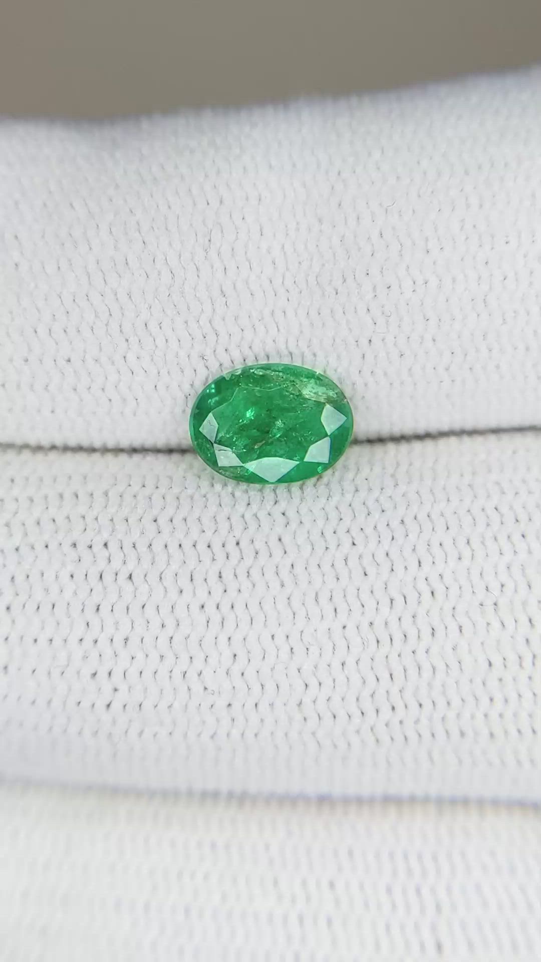 0.96 Ct. Emerald from Zambia Size Video