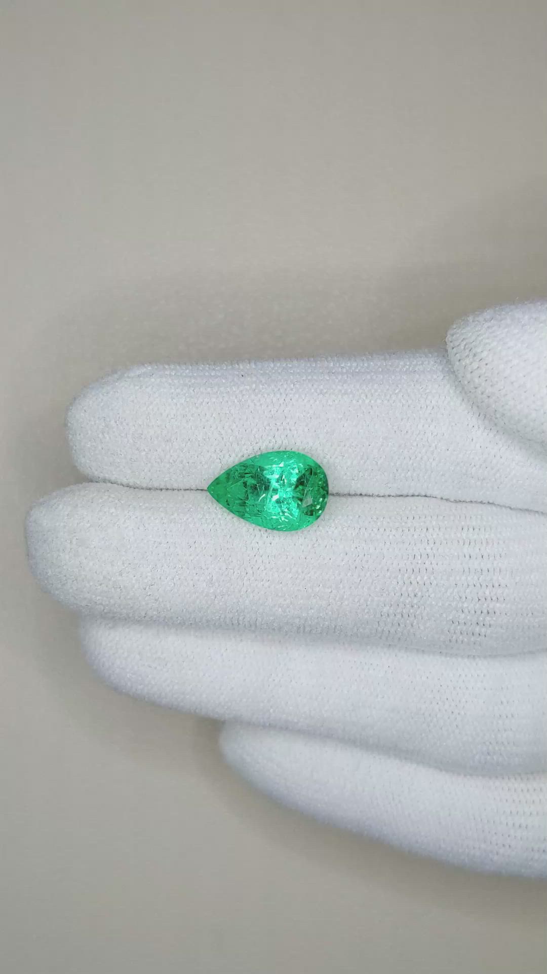 2.91 Ct. Emerald from Russia Size Video