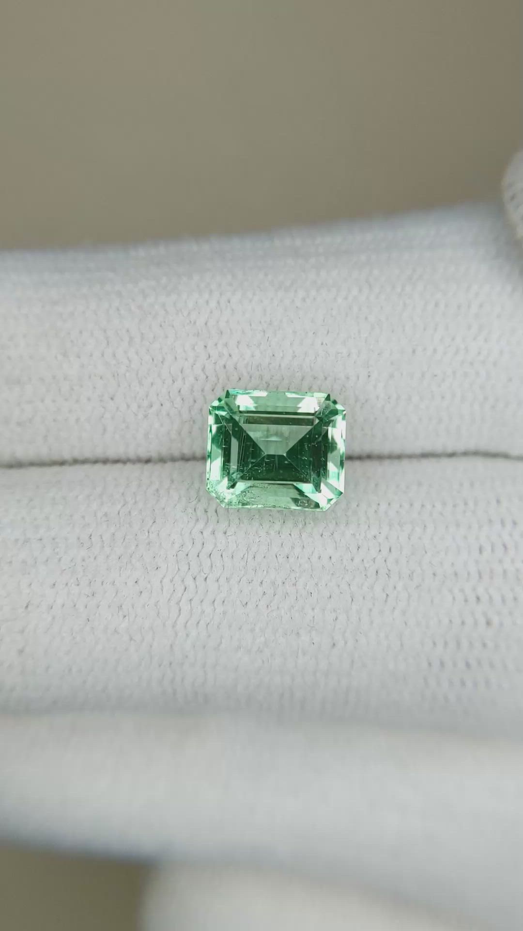 1.95 Ct. Emerald from Russia Size Video