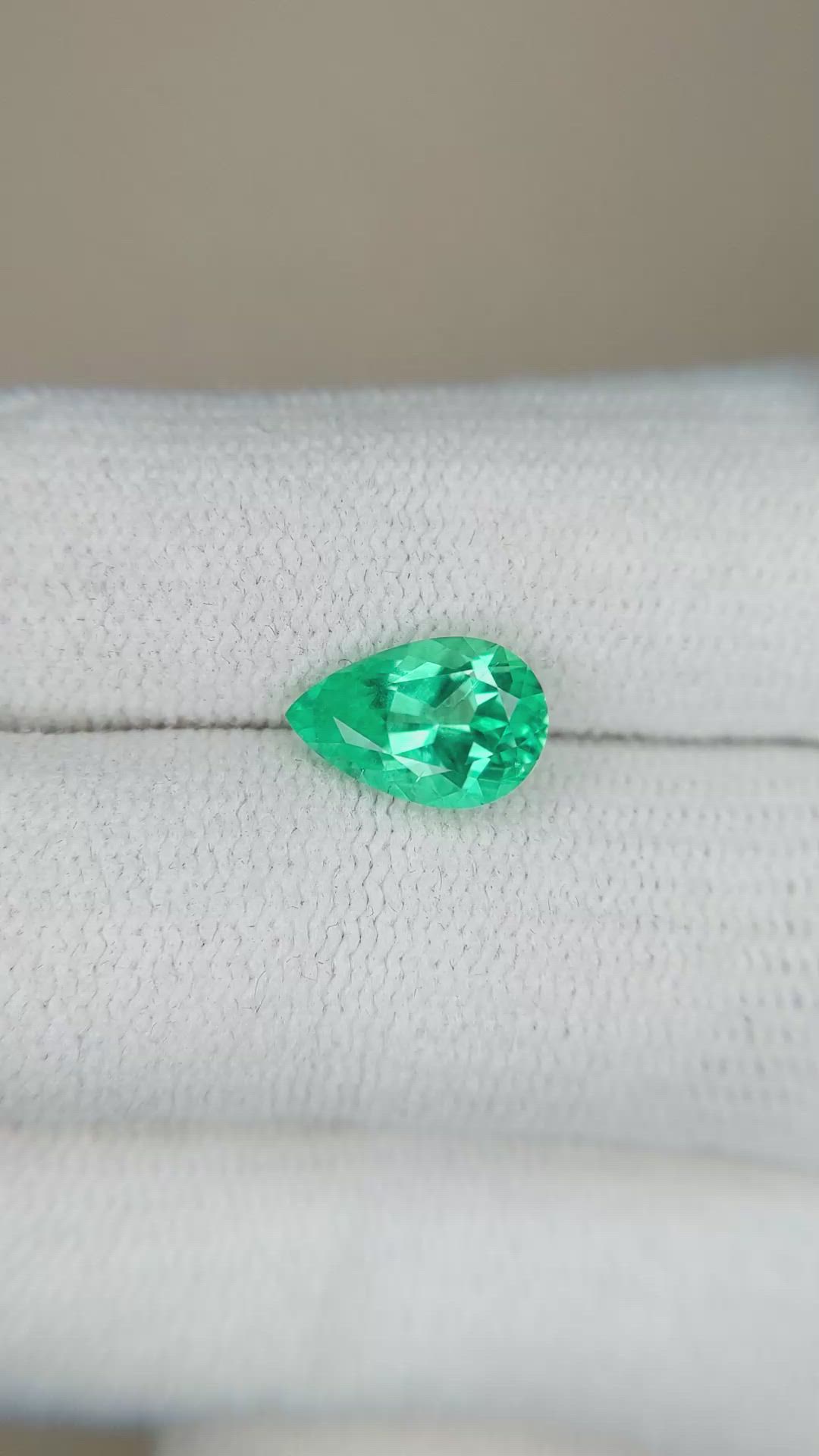 1.35 Ct. Emerald from Russia Size Video