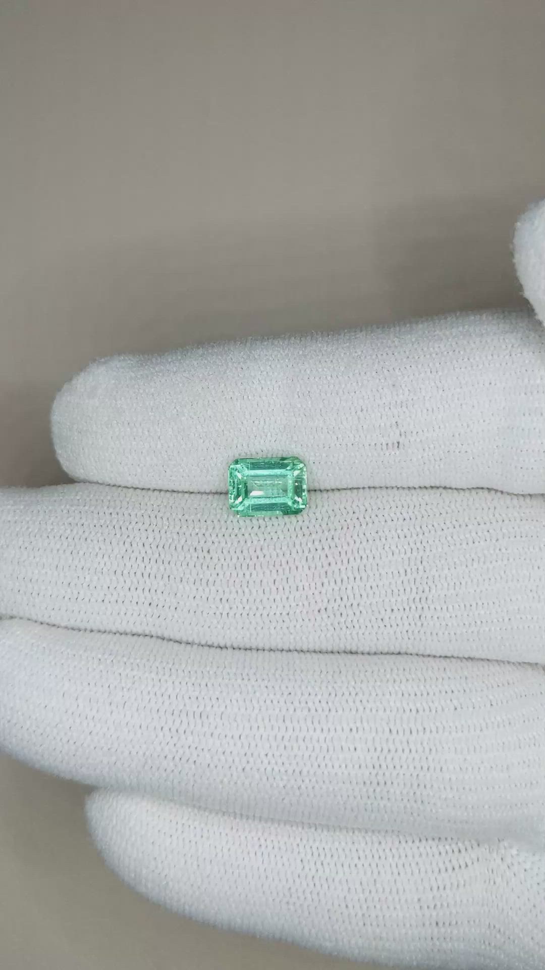 1.70 Ct. Emerald from Russia Size Video
