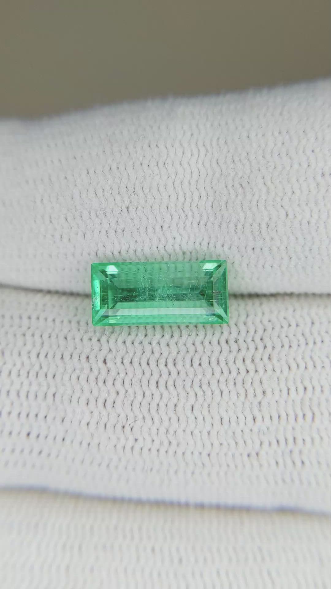 1.94 Ct. Emerald from Russia Size Video