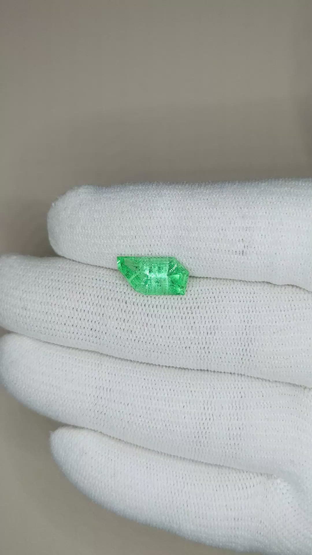 2.59 Ct. Emerald from Russia Size Video