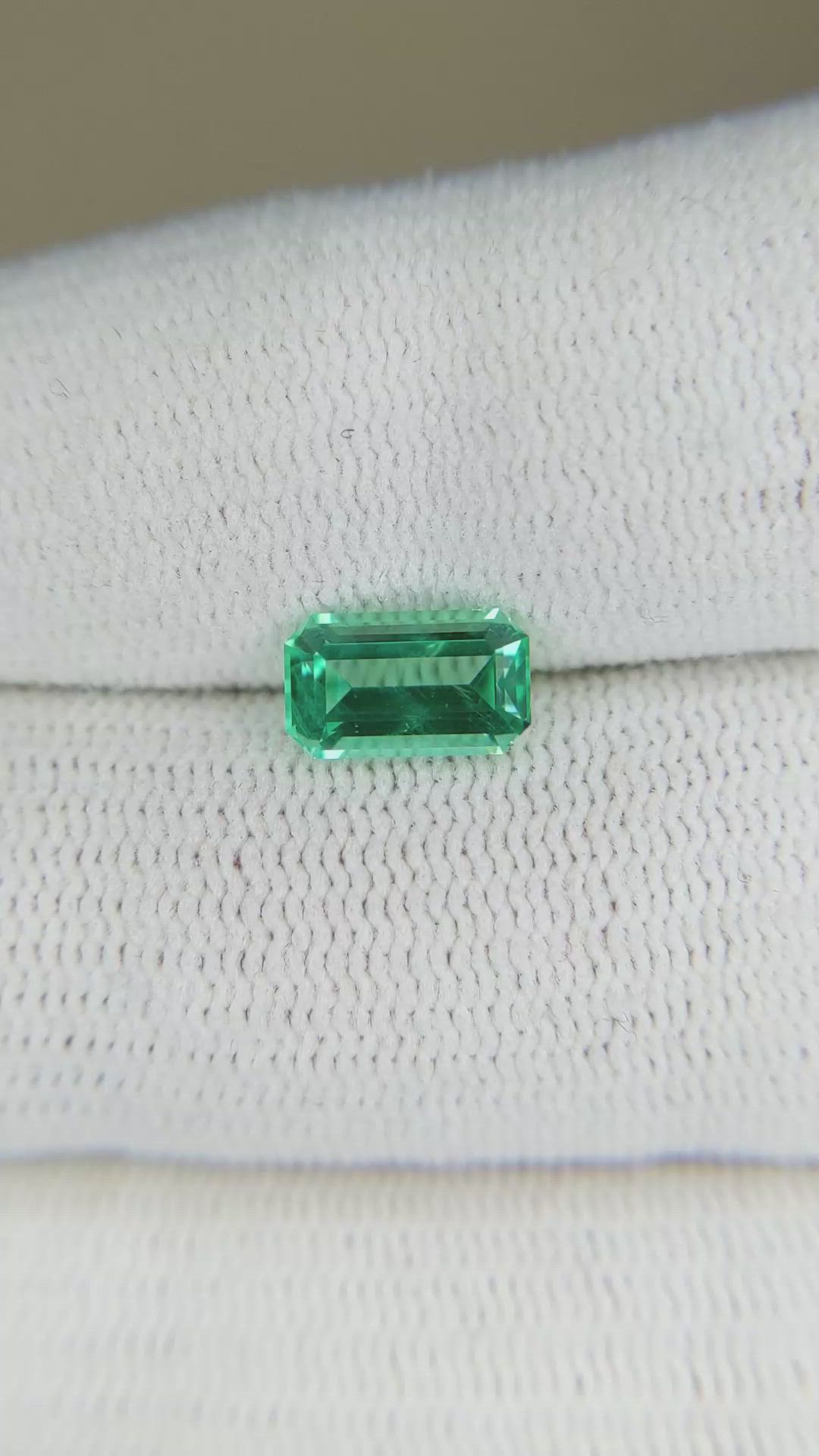 1.02 Ct. Emerald from Russia Size Video