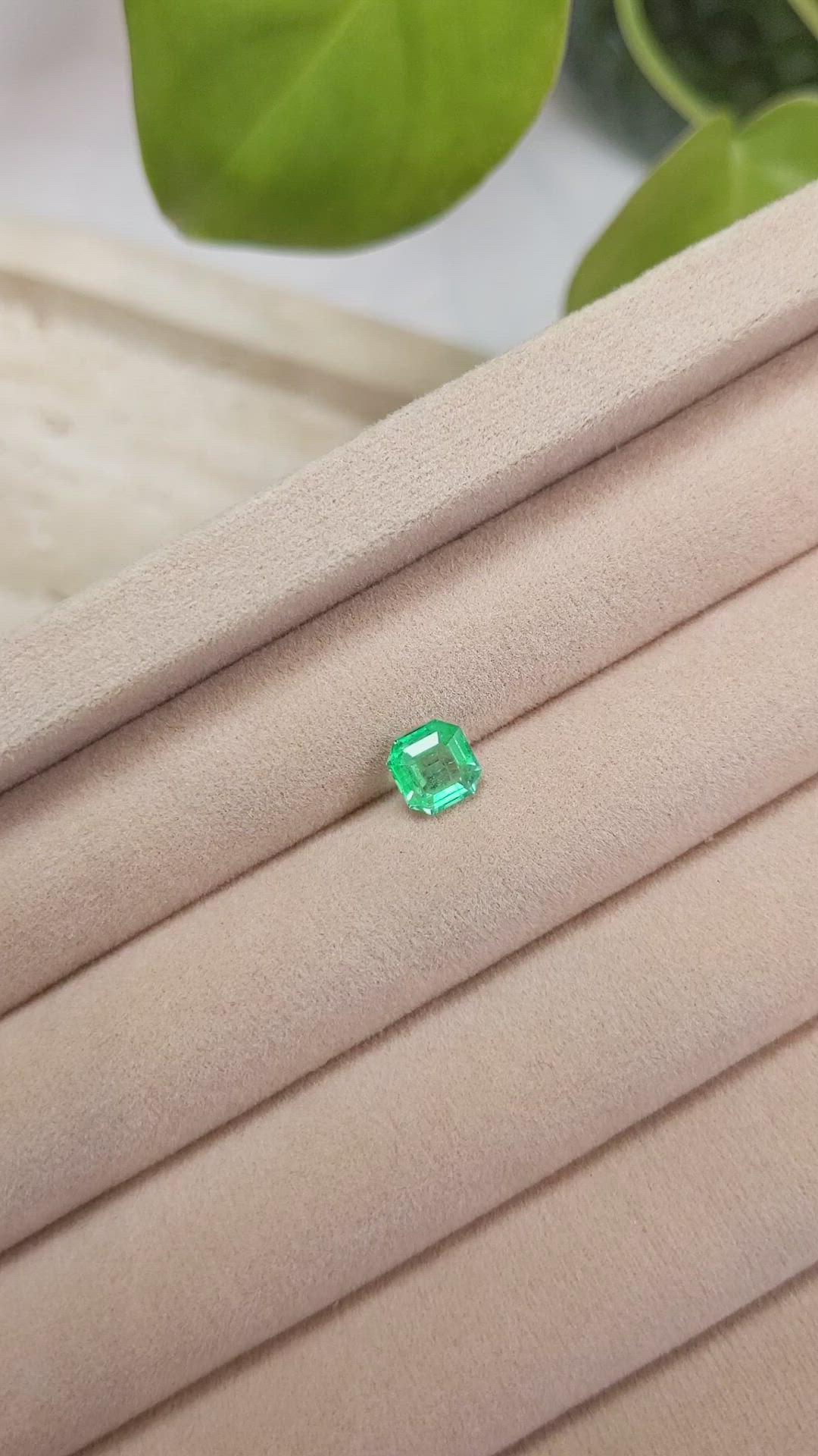 0.96 Ct. Emerald from Russia Size Video