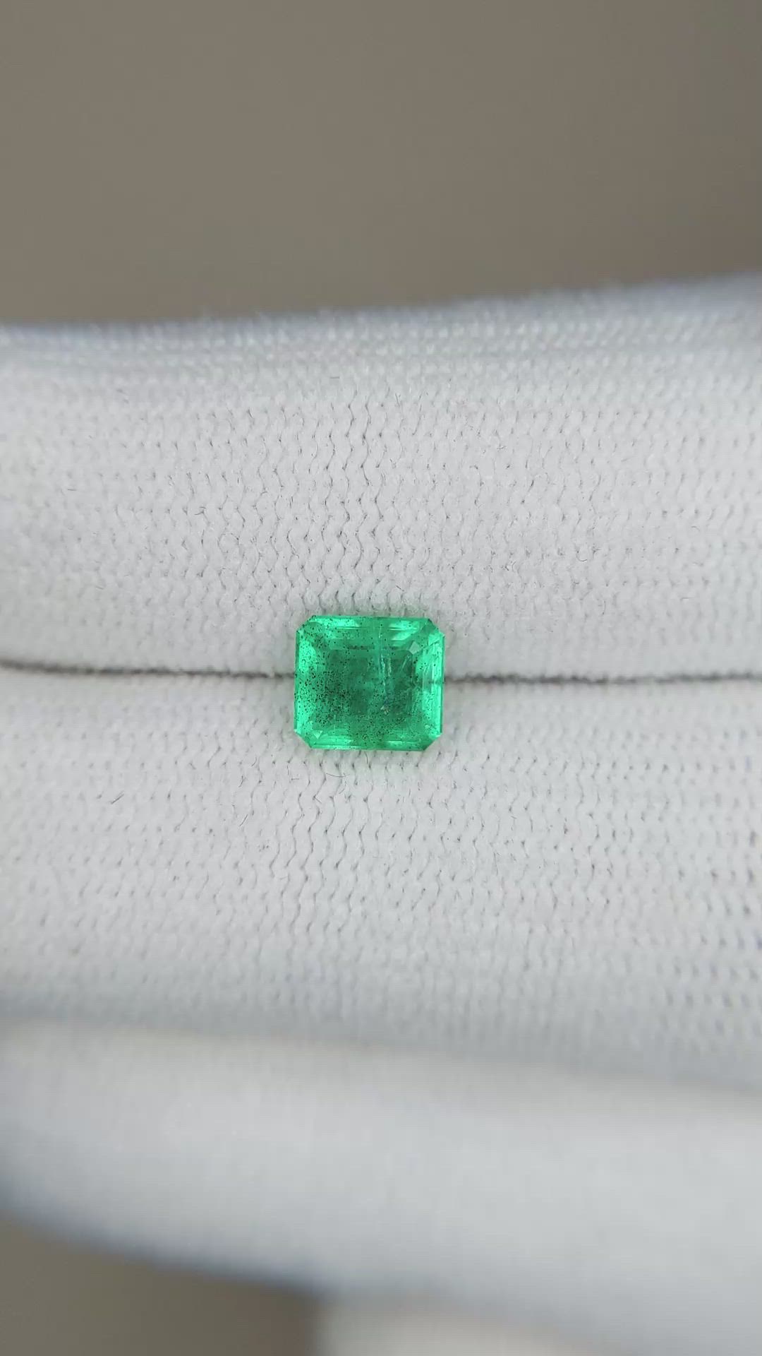 0.83 Ct. Emerald from Russia Size Video