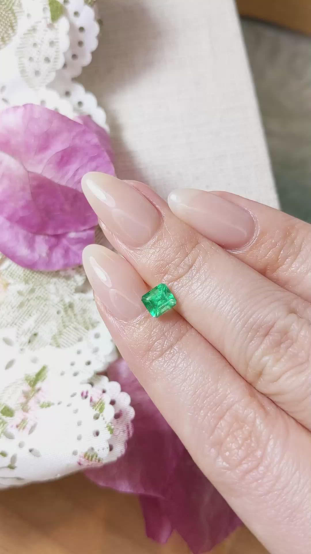 0.83 Ct. Emerald from Russia Size Video