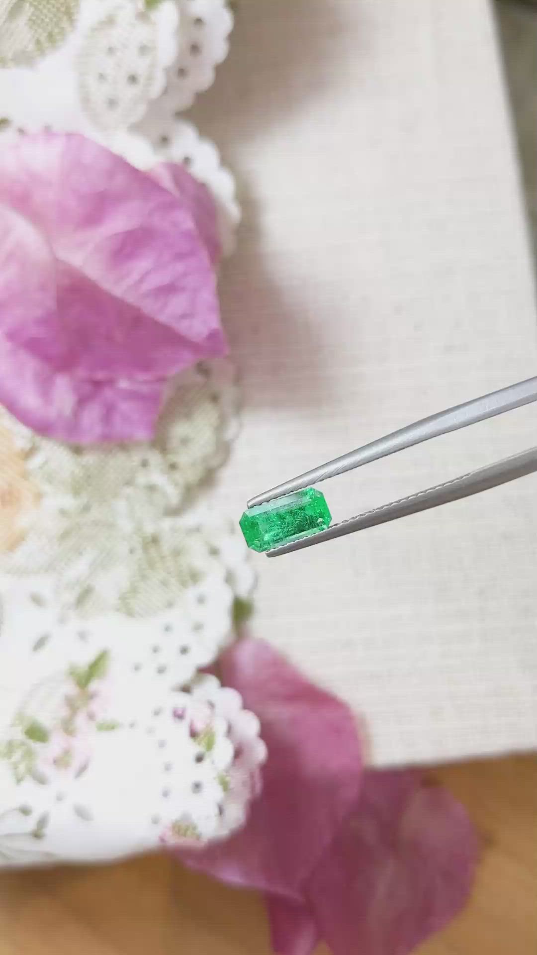 0.98 Ct. Emerald from Russia Size Video
