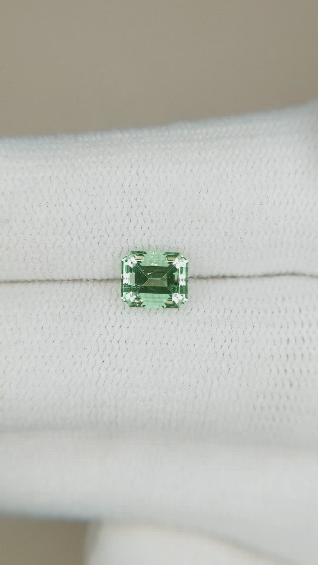 0.84 Ct. Emerald from Russia Size Video