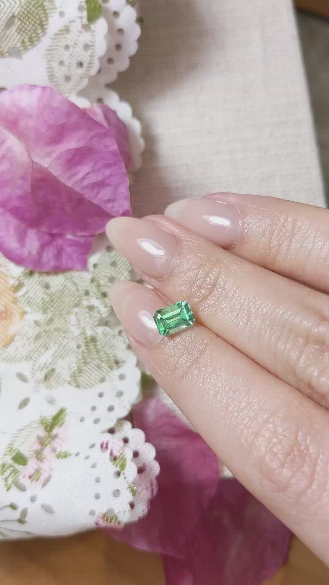 1.02 Ct. Emerald from Russia Size Video