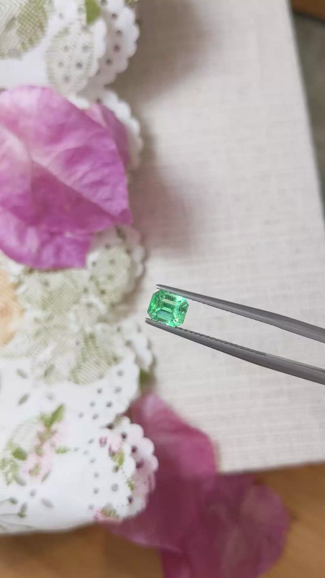 0.93 Ct. Emerald from Russia Size Video