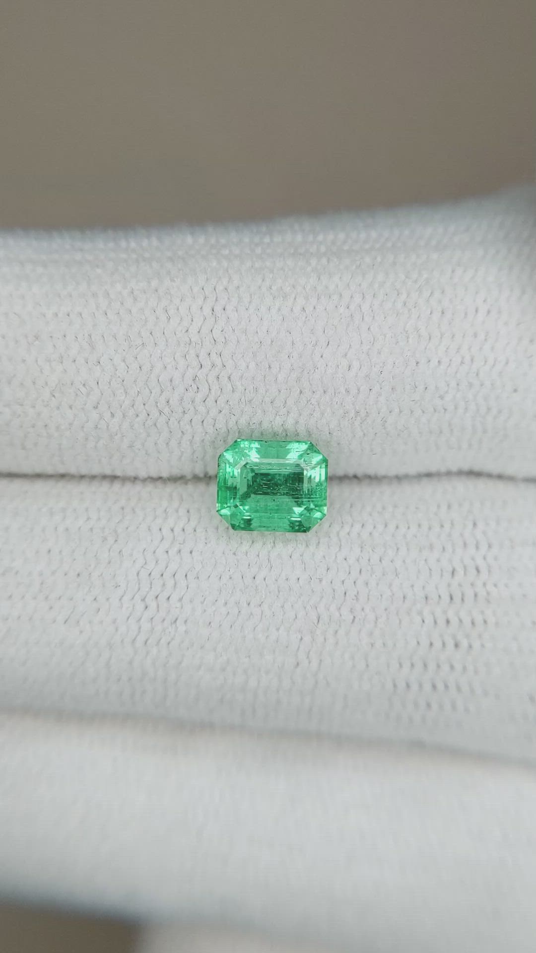 0.93 Ct. Emerald from Russia Size Video