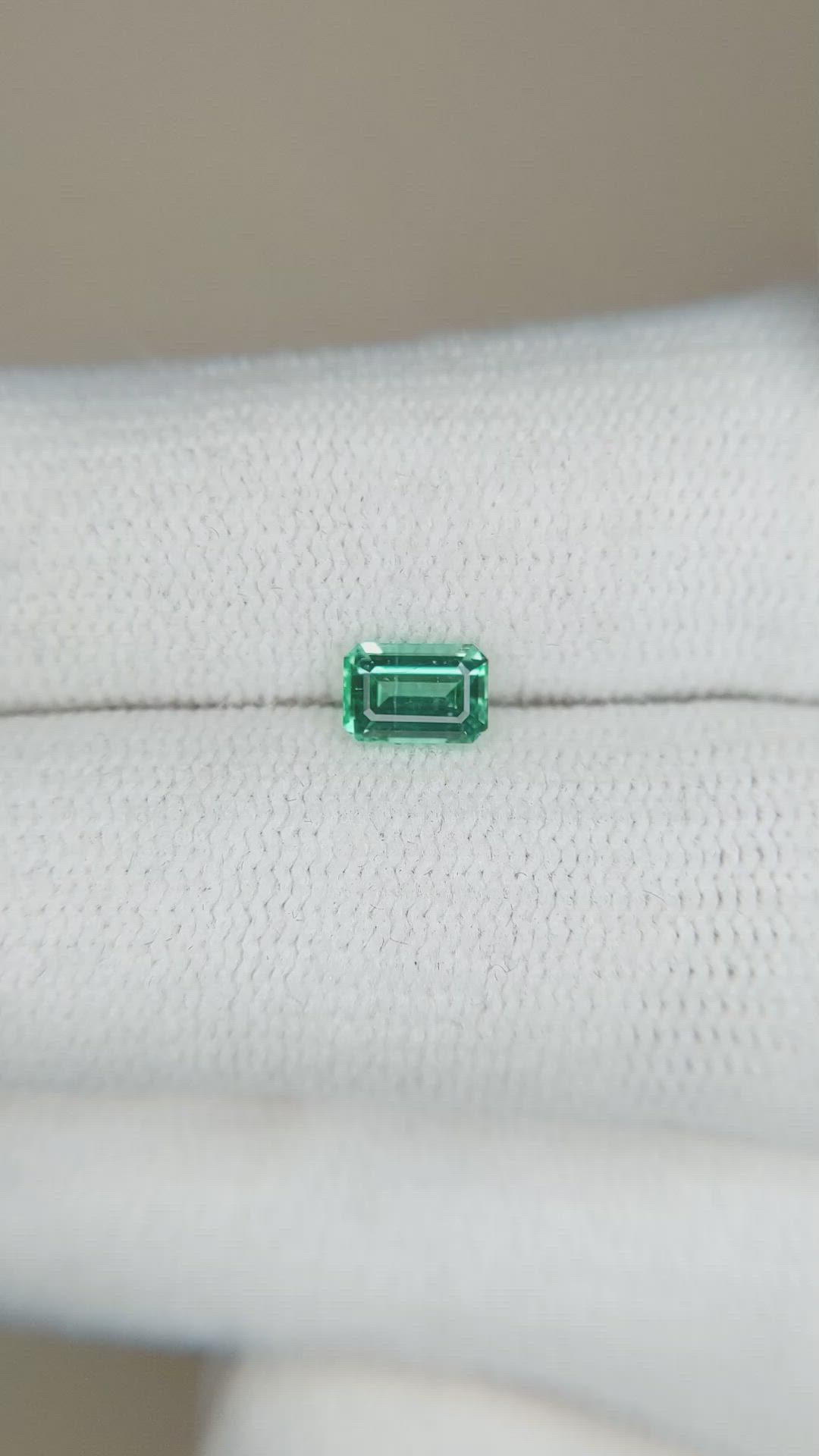 0.38 Ct. Emerald from Russia Size Video