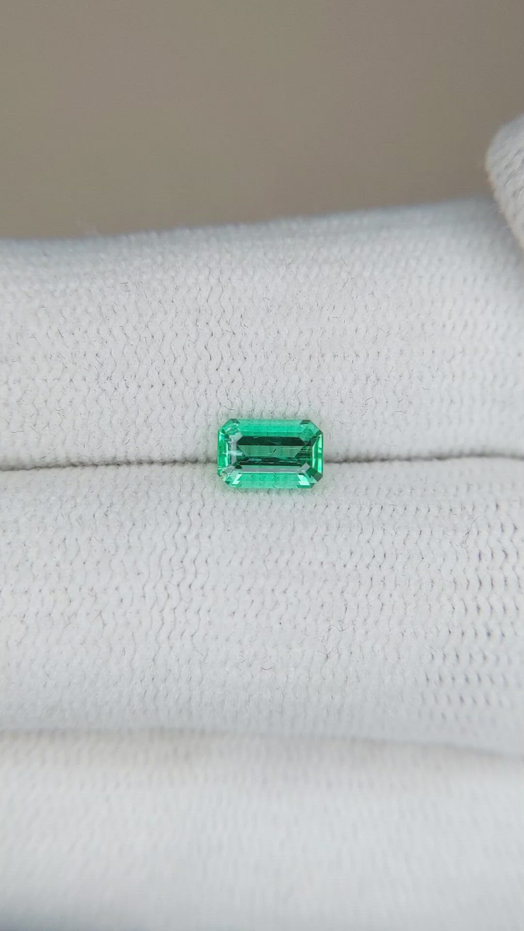 0.51 Ct. Emerald from Russia Size Video