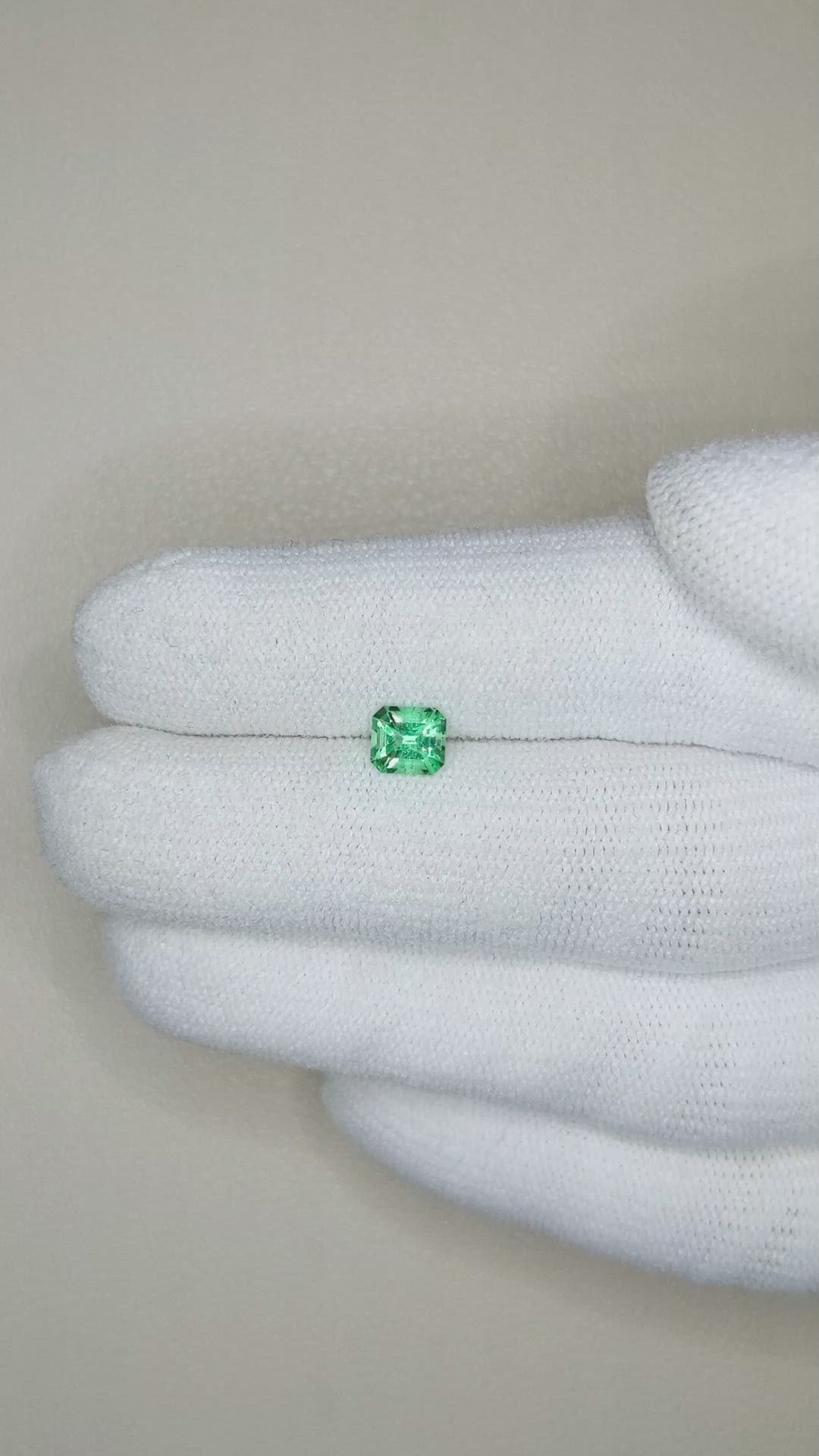0.50 Ct. Emerald from Russia Size Video