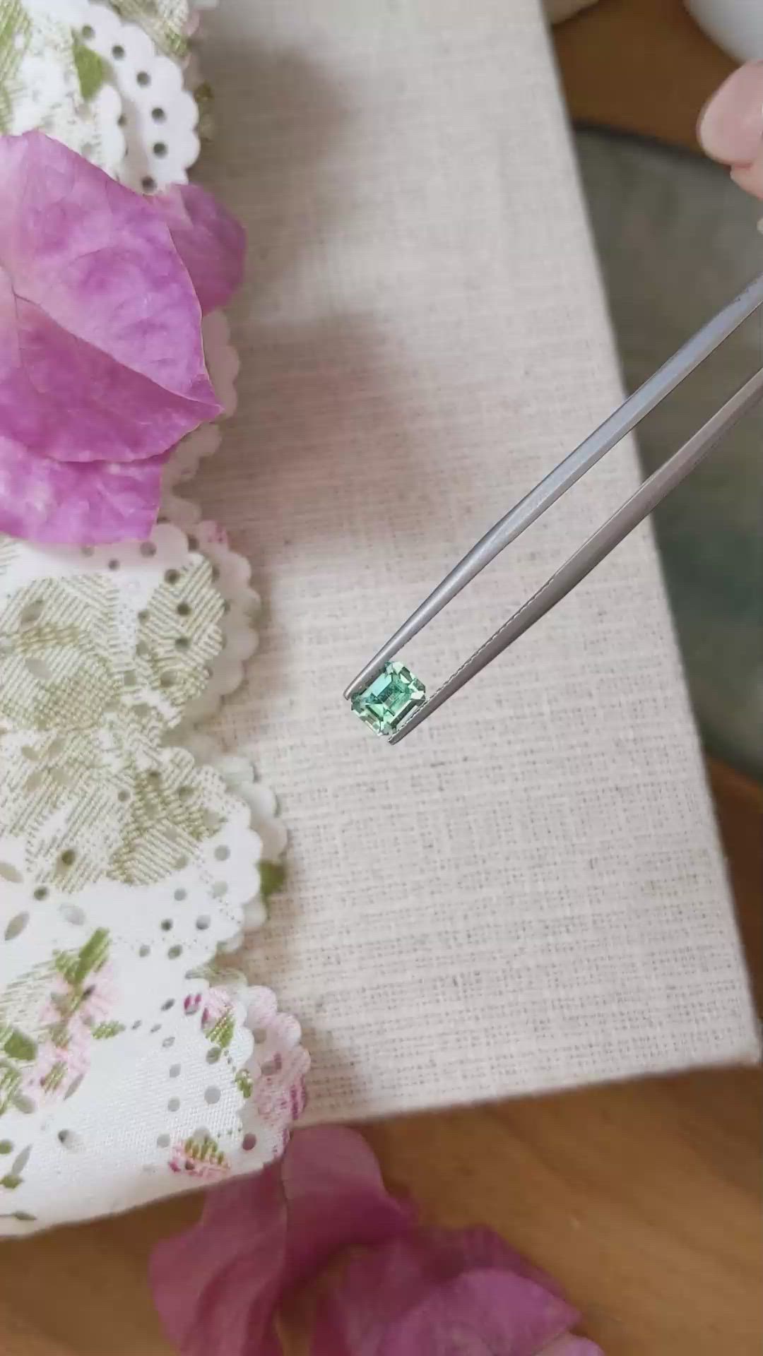 0.72 Ct. Emerald from Russia Size Video
