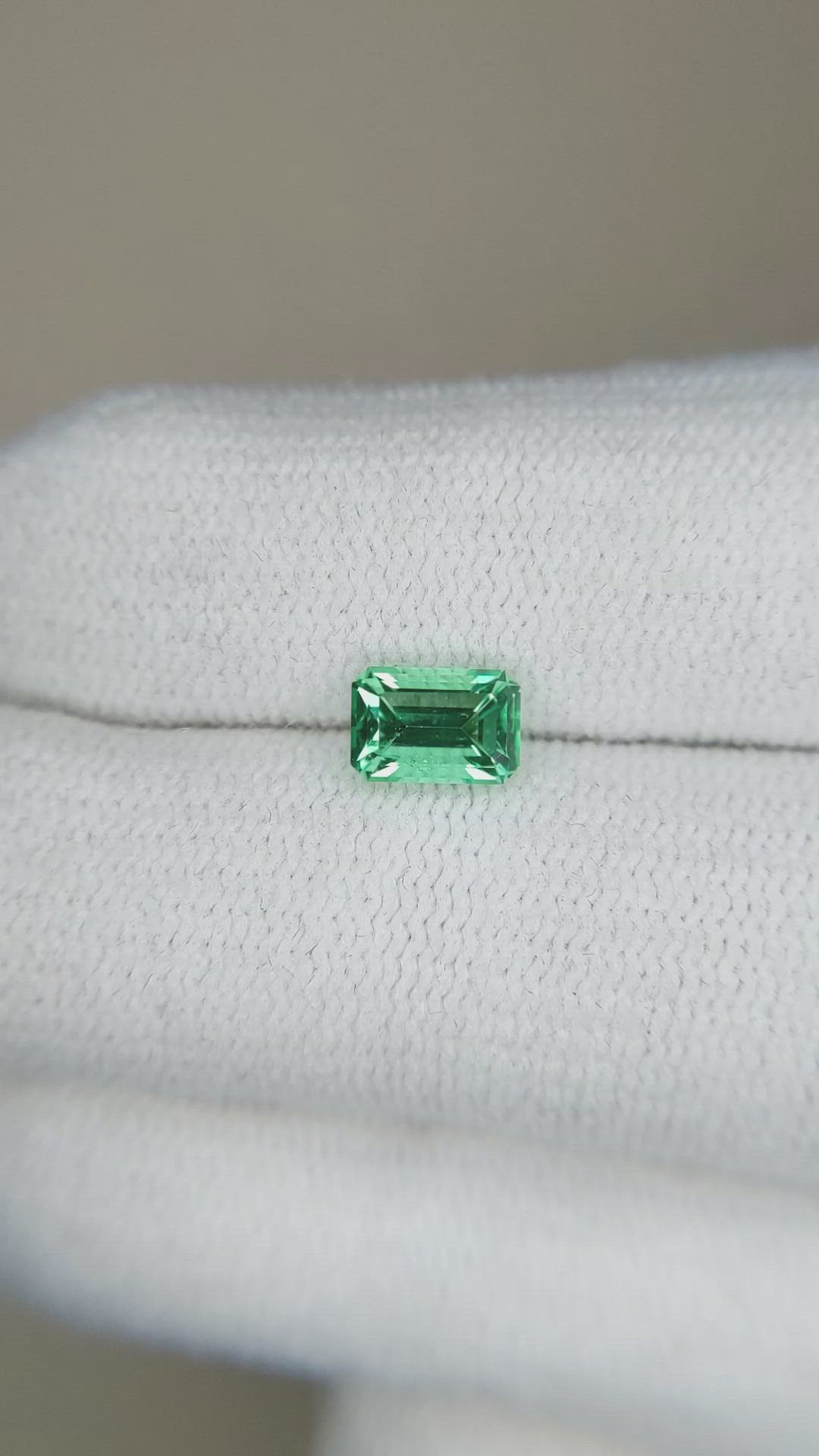 0.66 Ct. Emerald from Russia Size Video