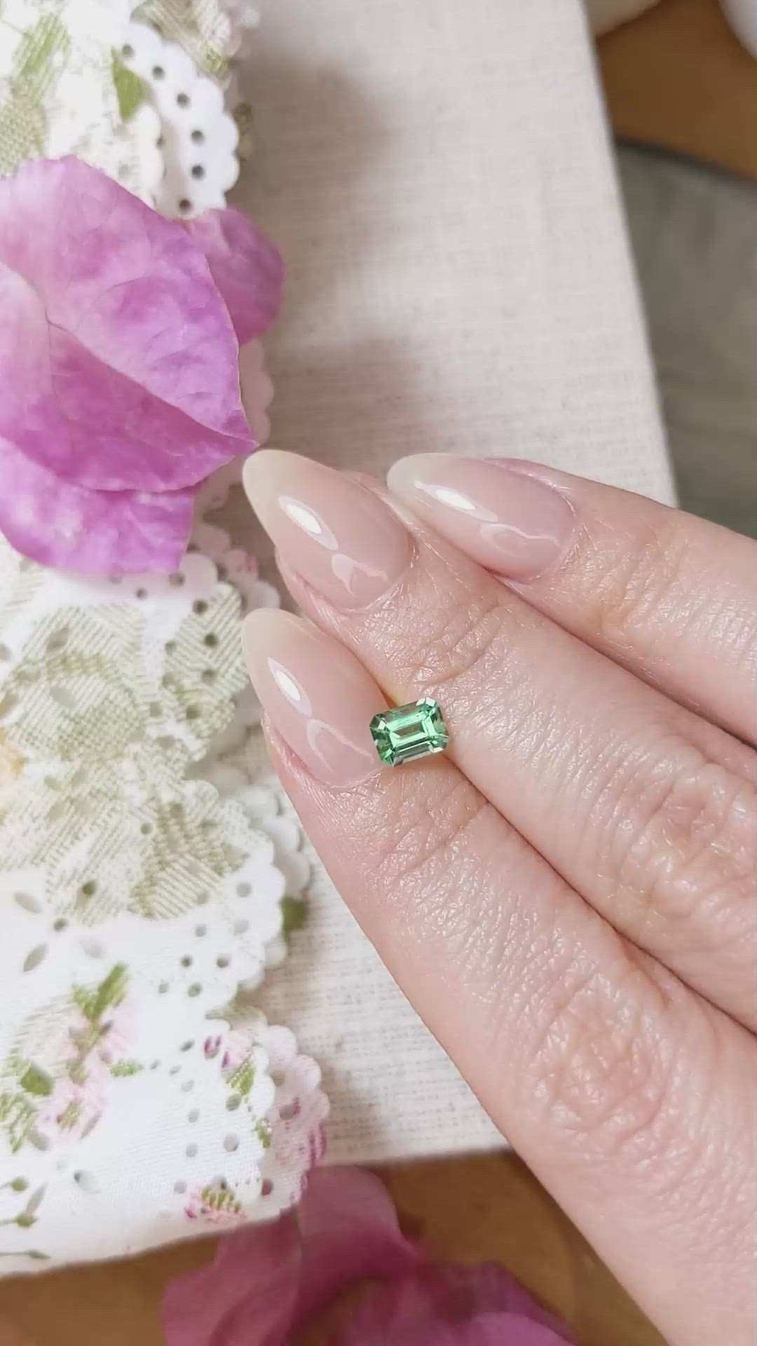 0.64 Ct. Emerald from Russia Size Video