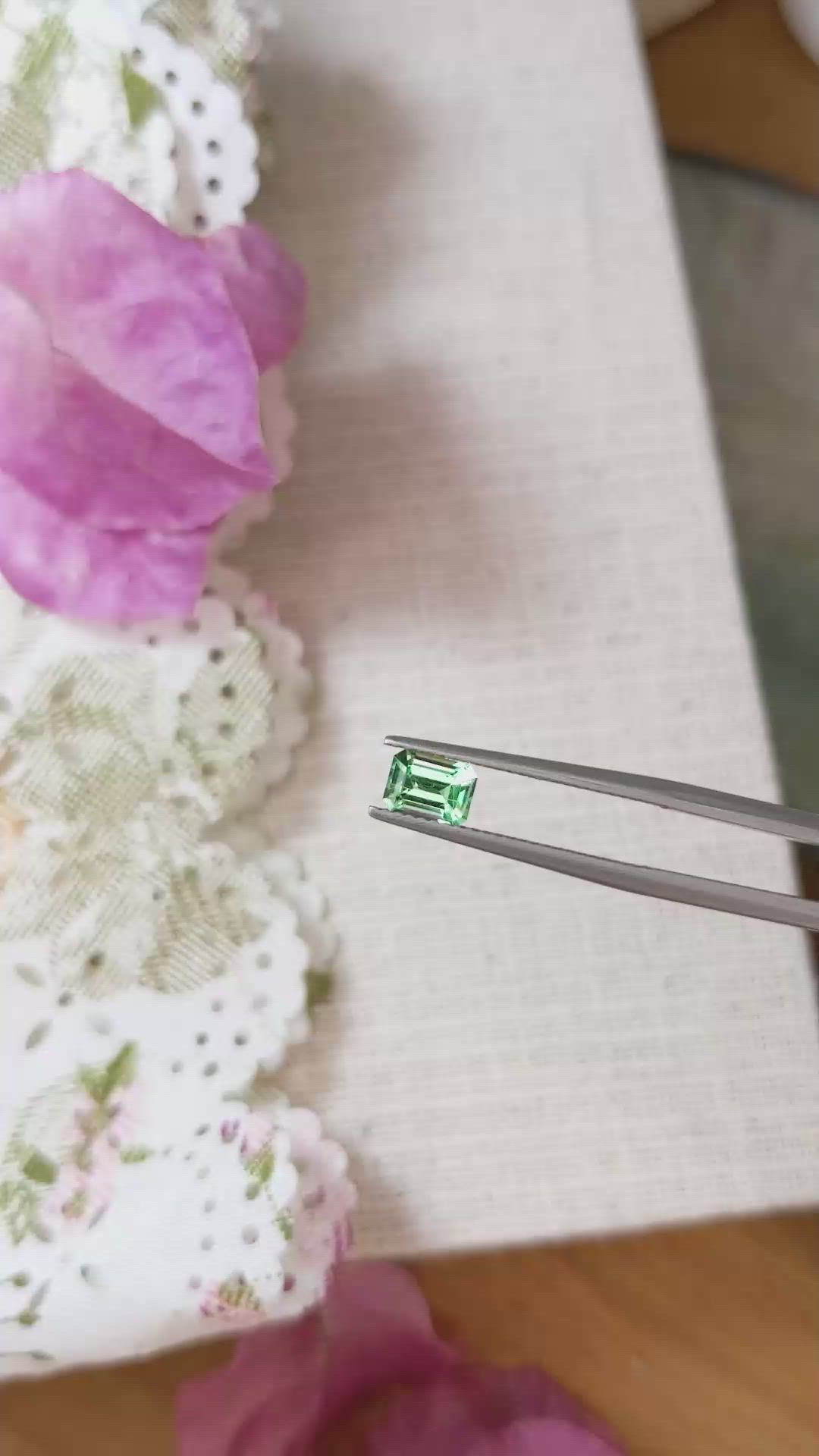 0.64 Ct. Emerald from Russia Size Video