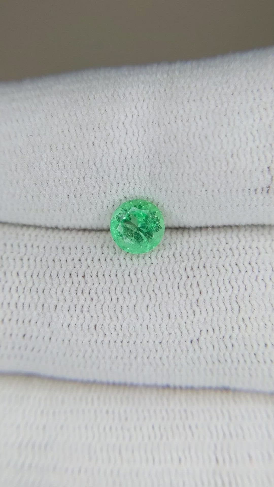 0.59 Ct. Emerald from Russia Size Video