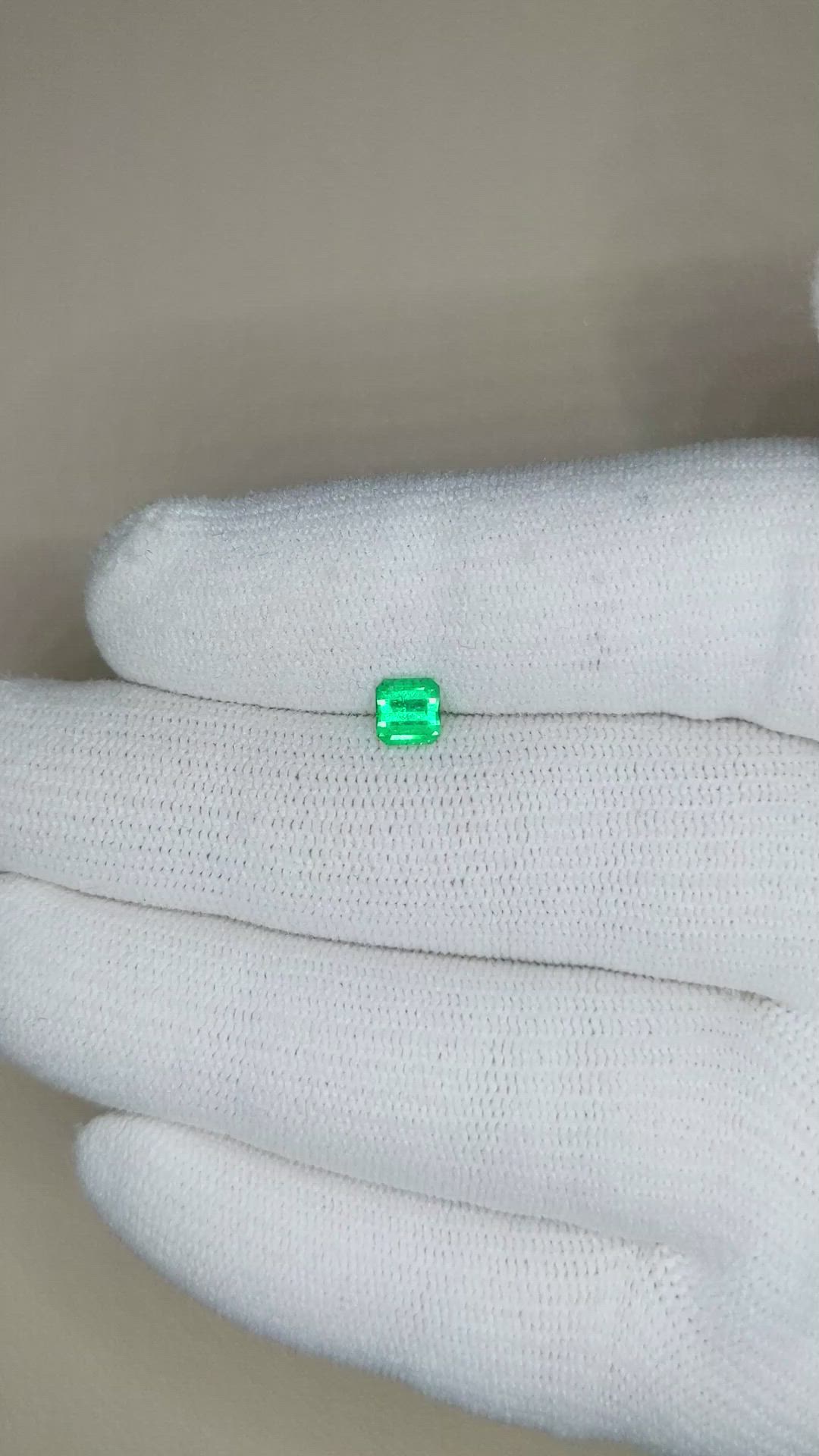 0.50 Ct. Emerald from Russia Size Video