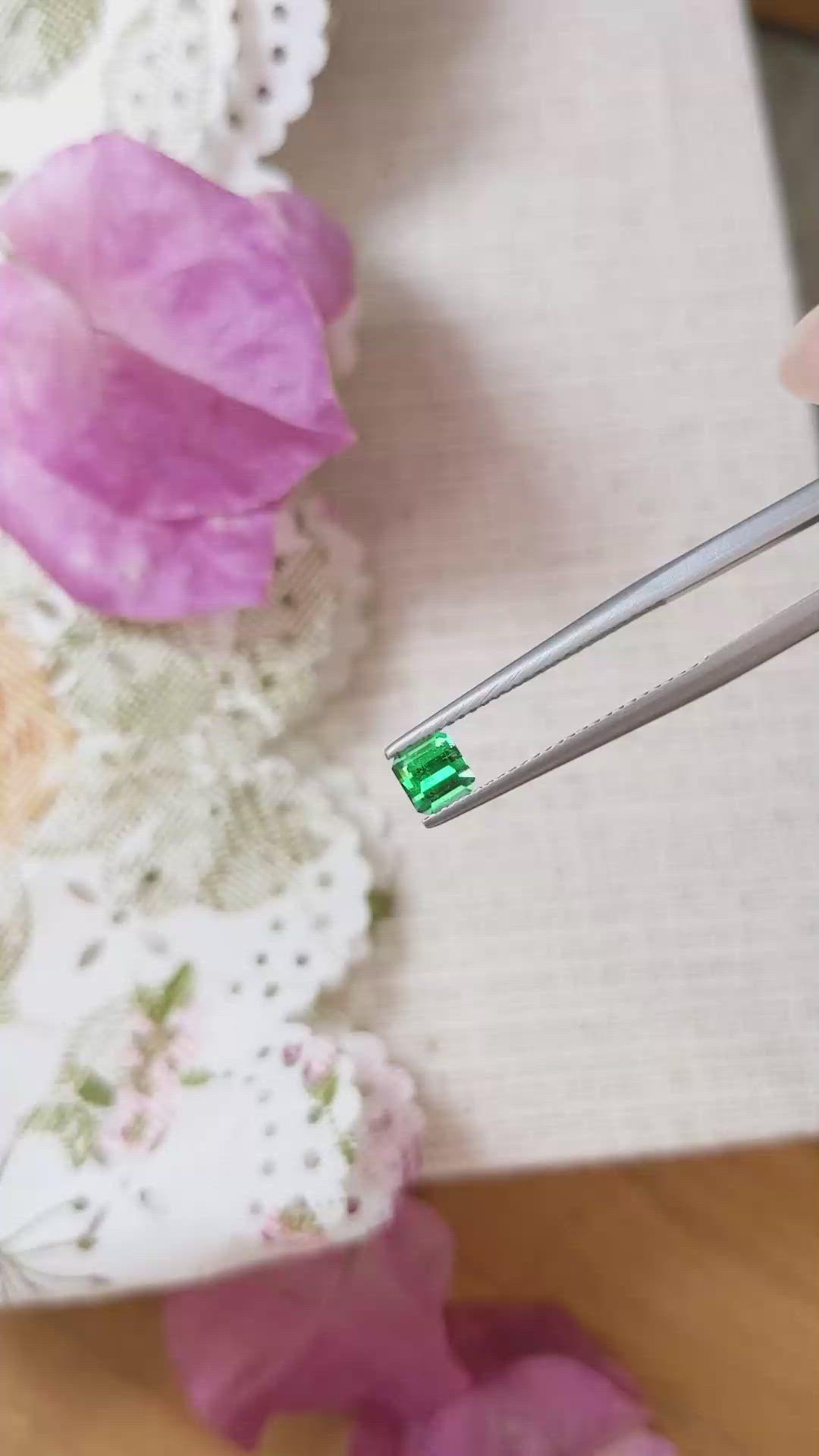 0.50 Ct. Emerald from Russia Size Video