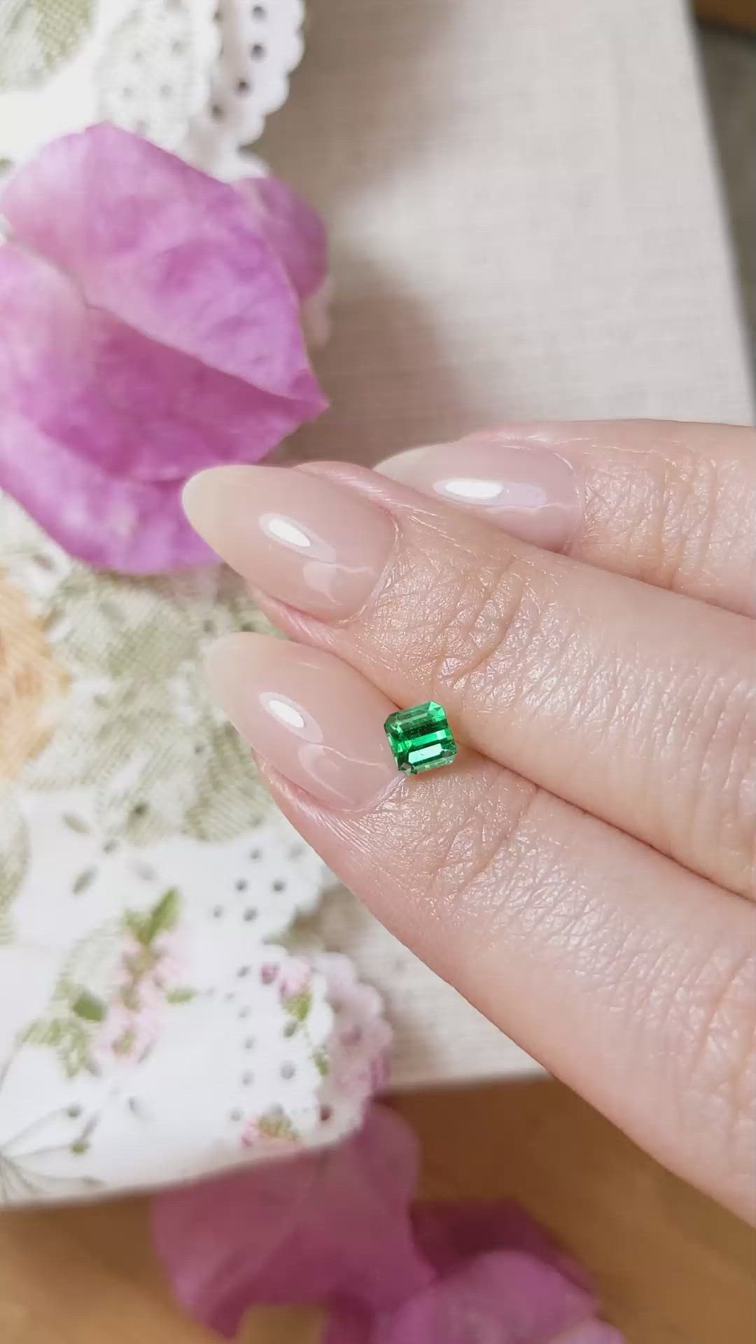 0.50 Ct. Emerald from Russia Size Video