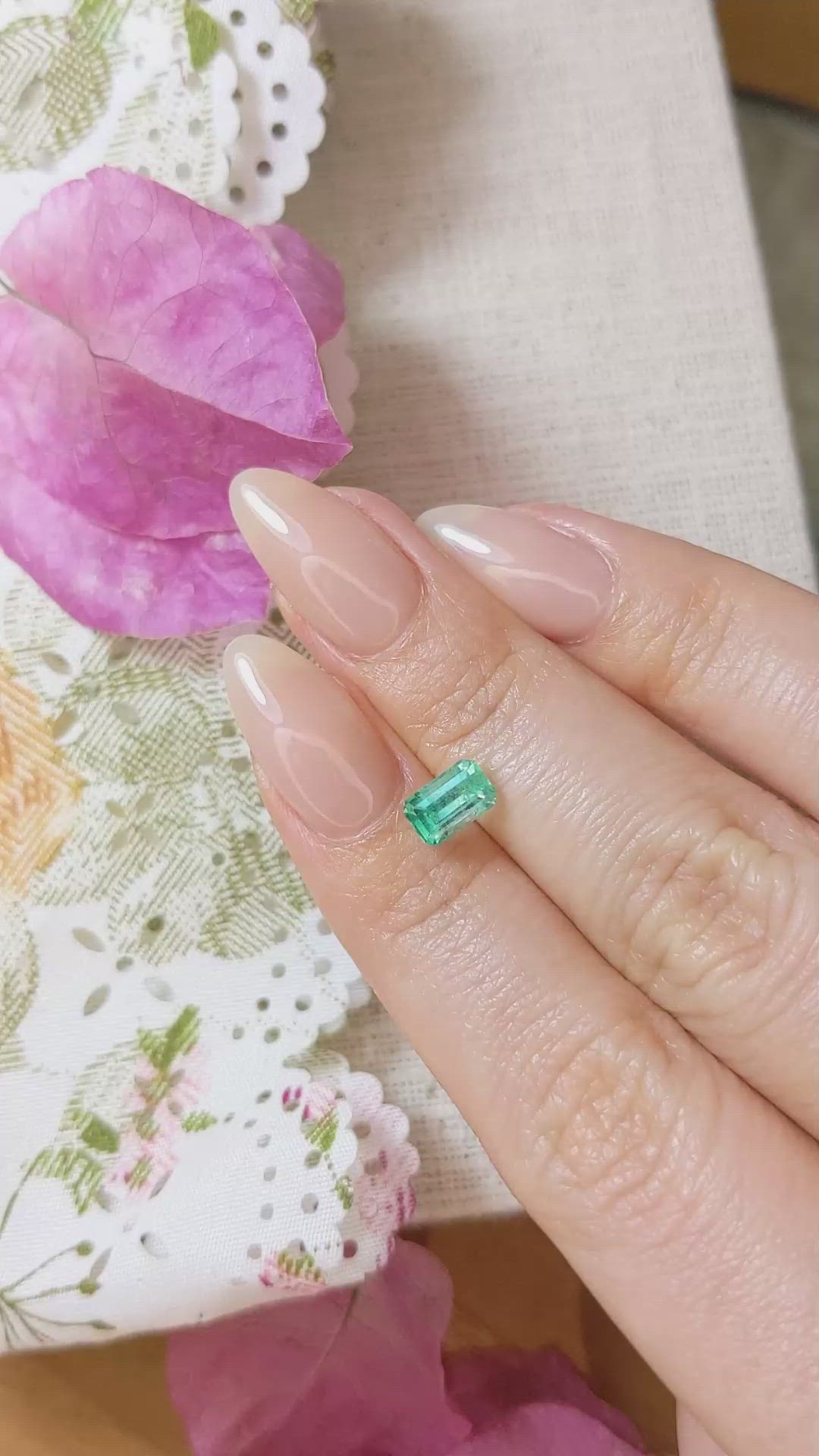 0.86 Ct. Emerald from Russia Size Video