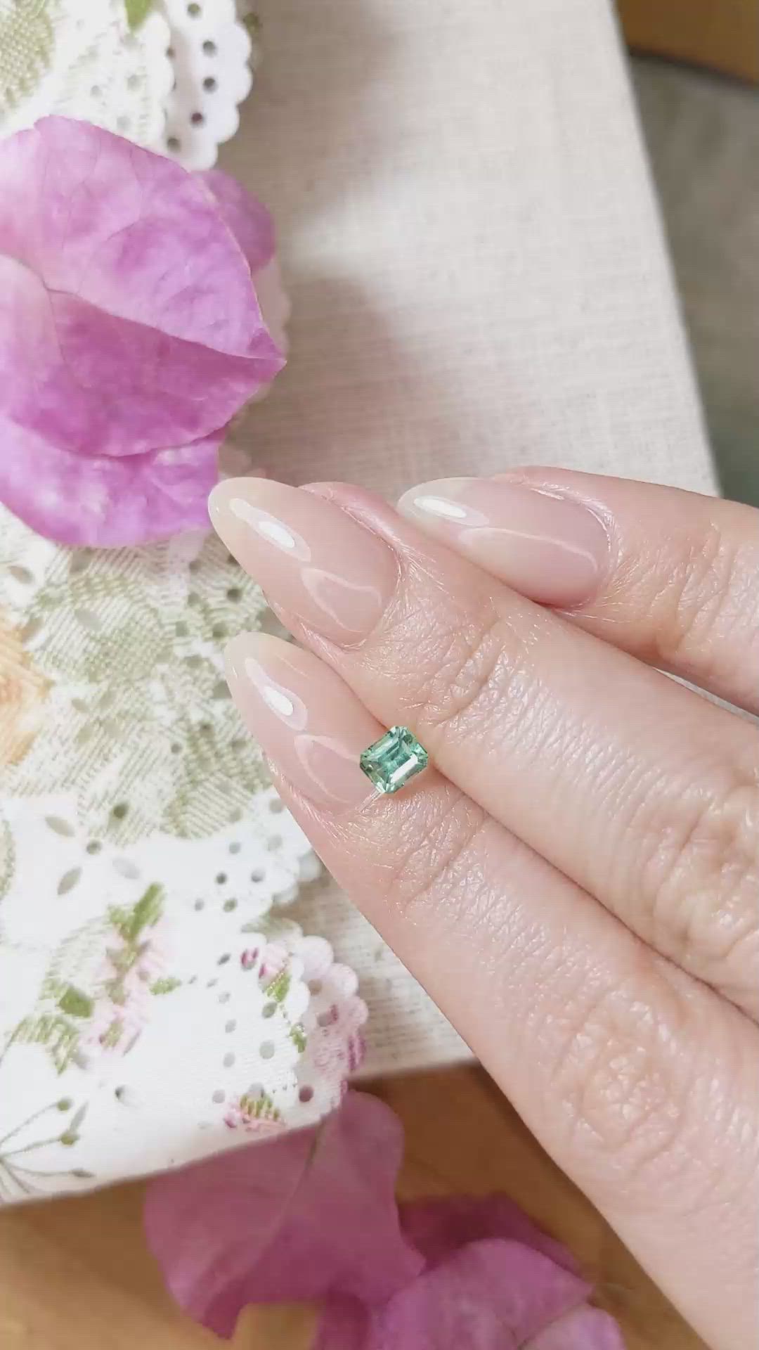 0.50 Ct. Emerald from Russia Size Video