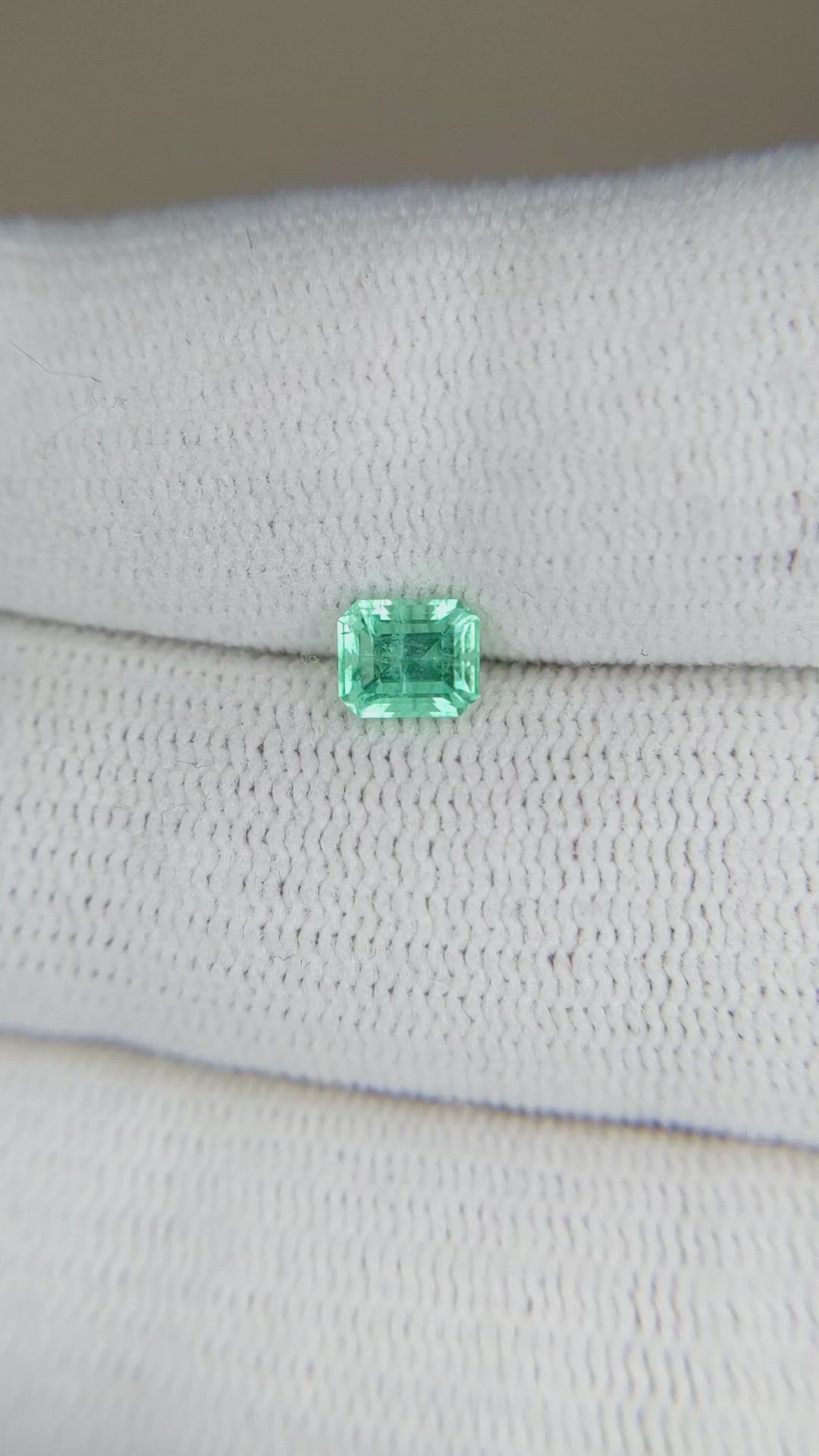 0.50 Ct. Emerald from Russia Size Video