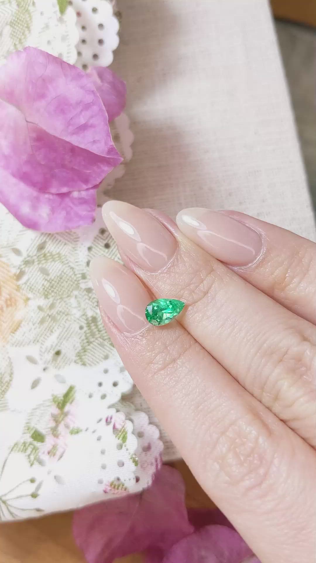 0.85 Ct. Emerald from Russia Size Video