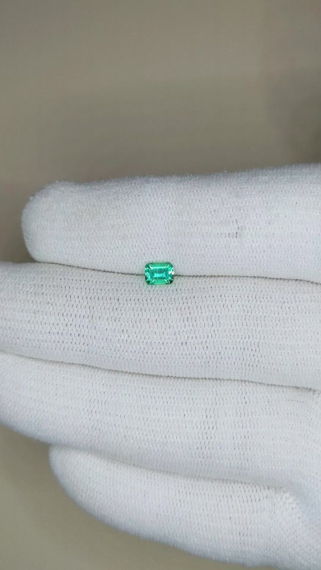 0.32 Ct. Emerald from Russia Size Video