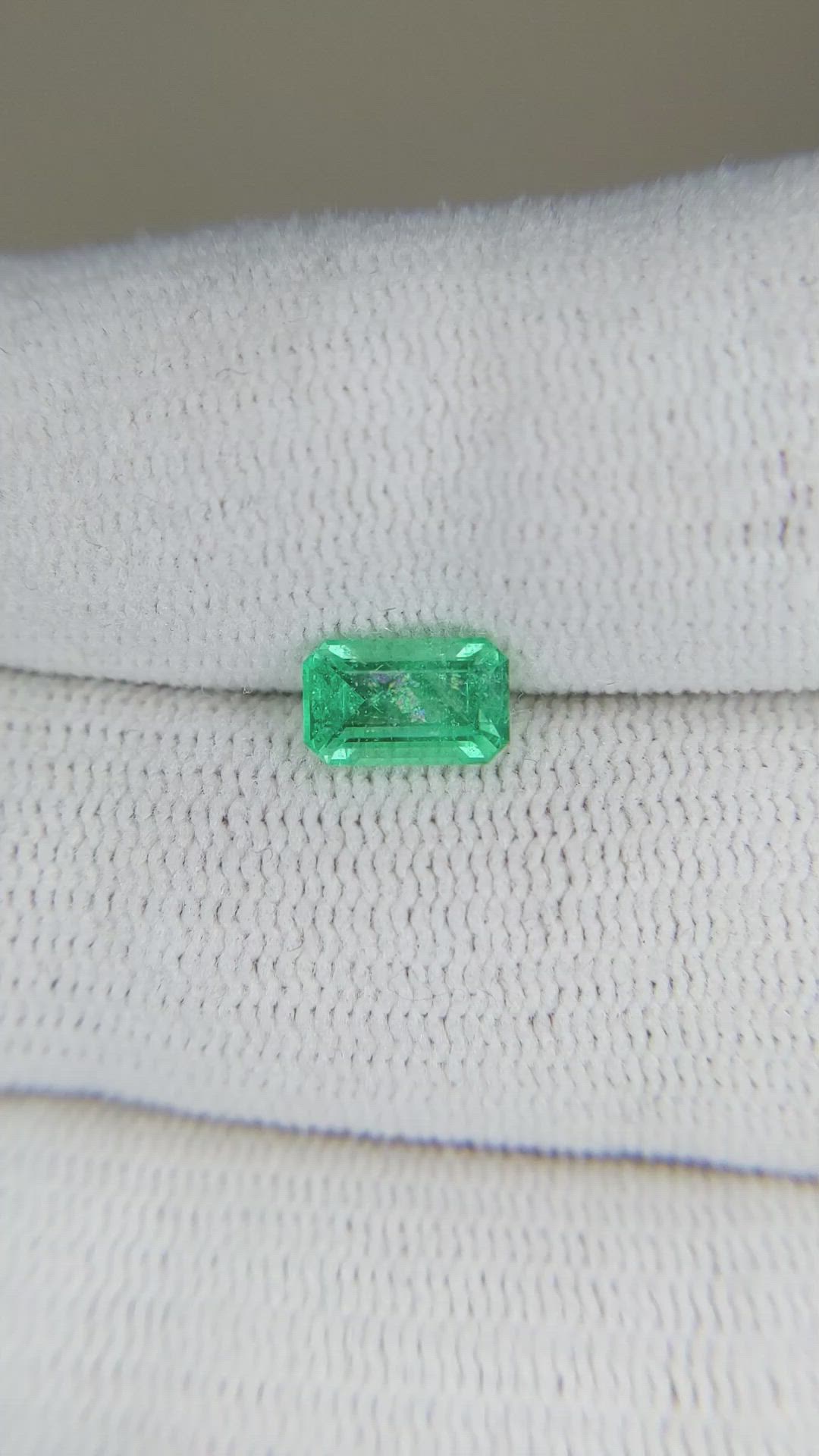 0.79 Ct. Emerald from Russia Size Video